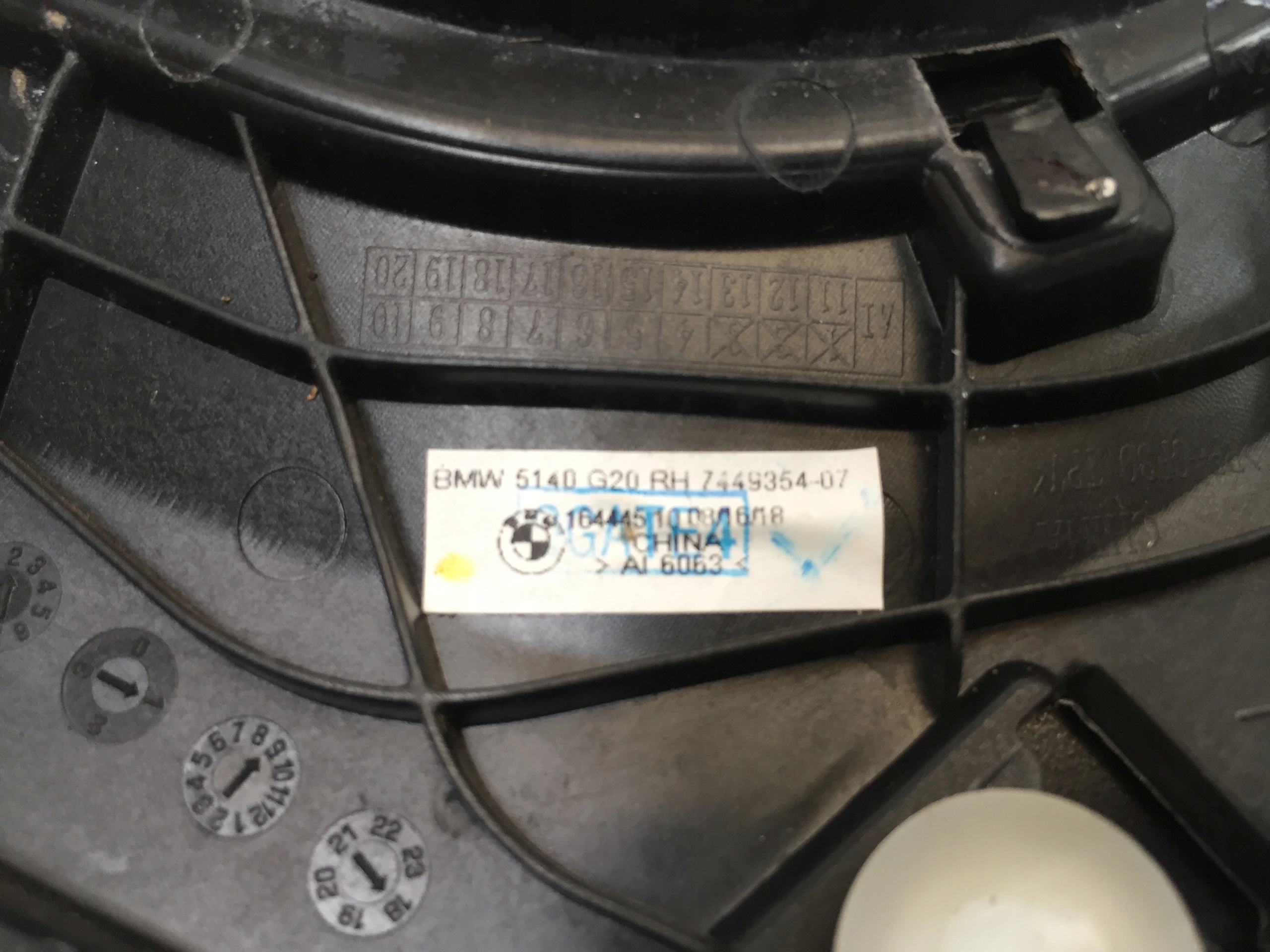 BMW 3 G20 2020 ZEWNĘTRZNA OSŁONA SŁUPKA TYŁ PRAWA Producent części Inny