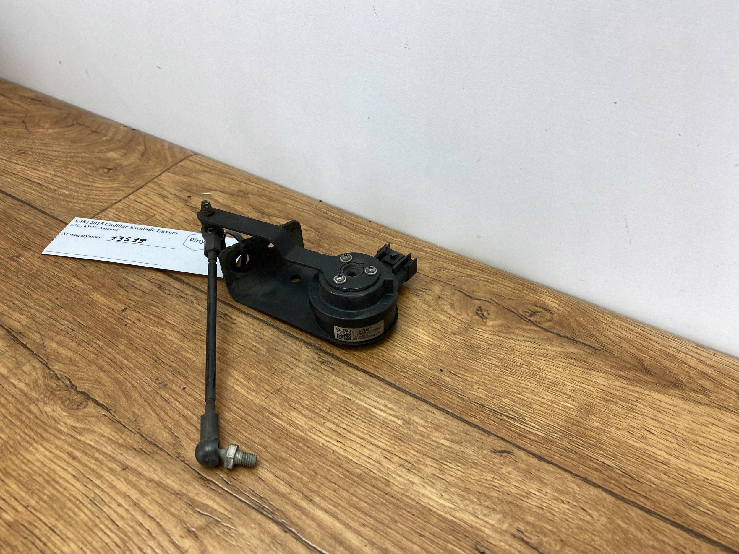sensor poziomowania Cadillac Escalade IV 2015+