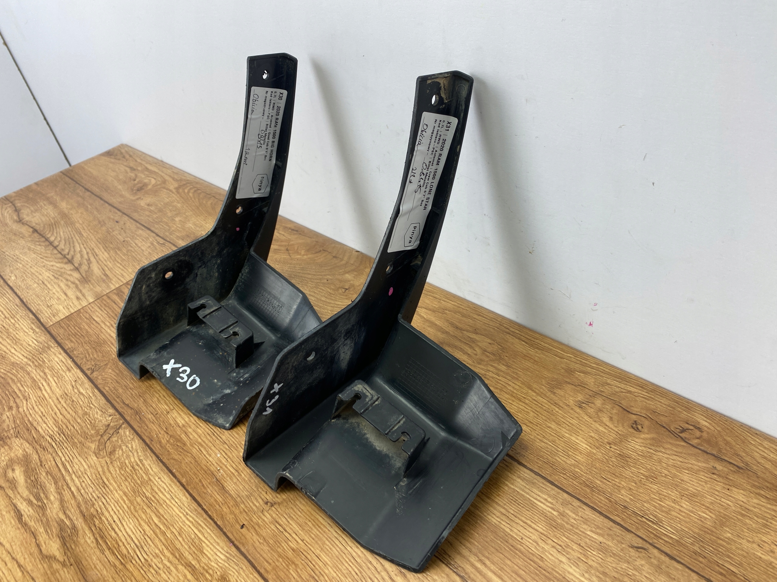 mudguard mudguard flap rear part right 5.7 Ram 1500 2019+