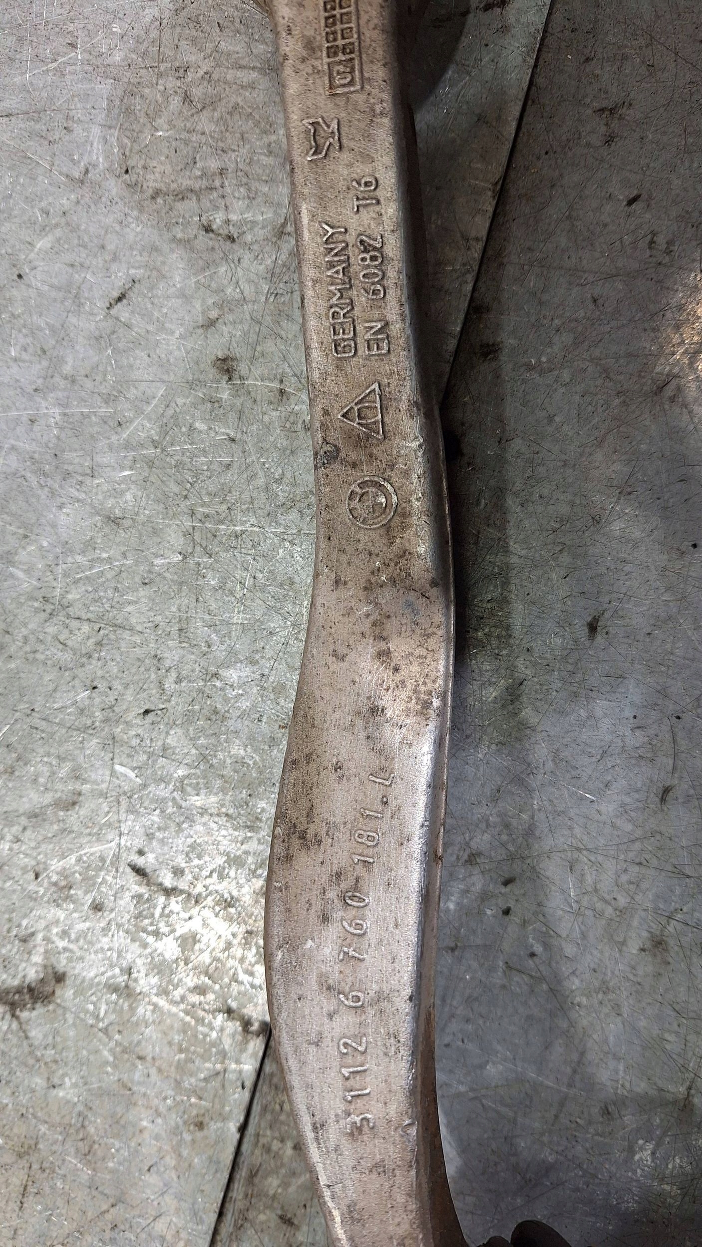 rameno levý předek 6760181 BMW E60 E61 2.0 D