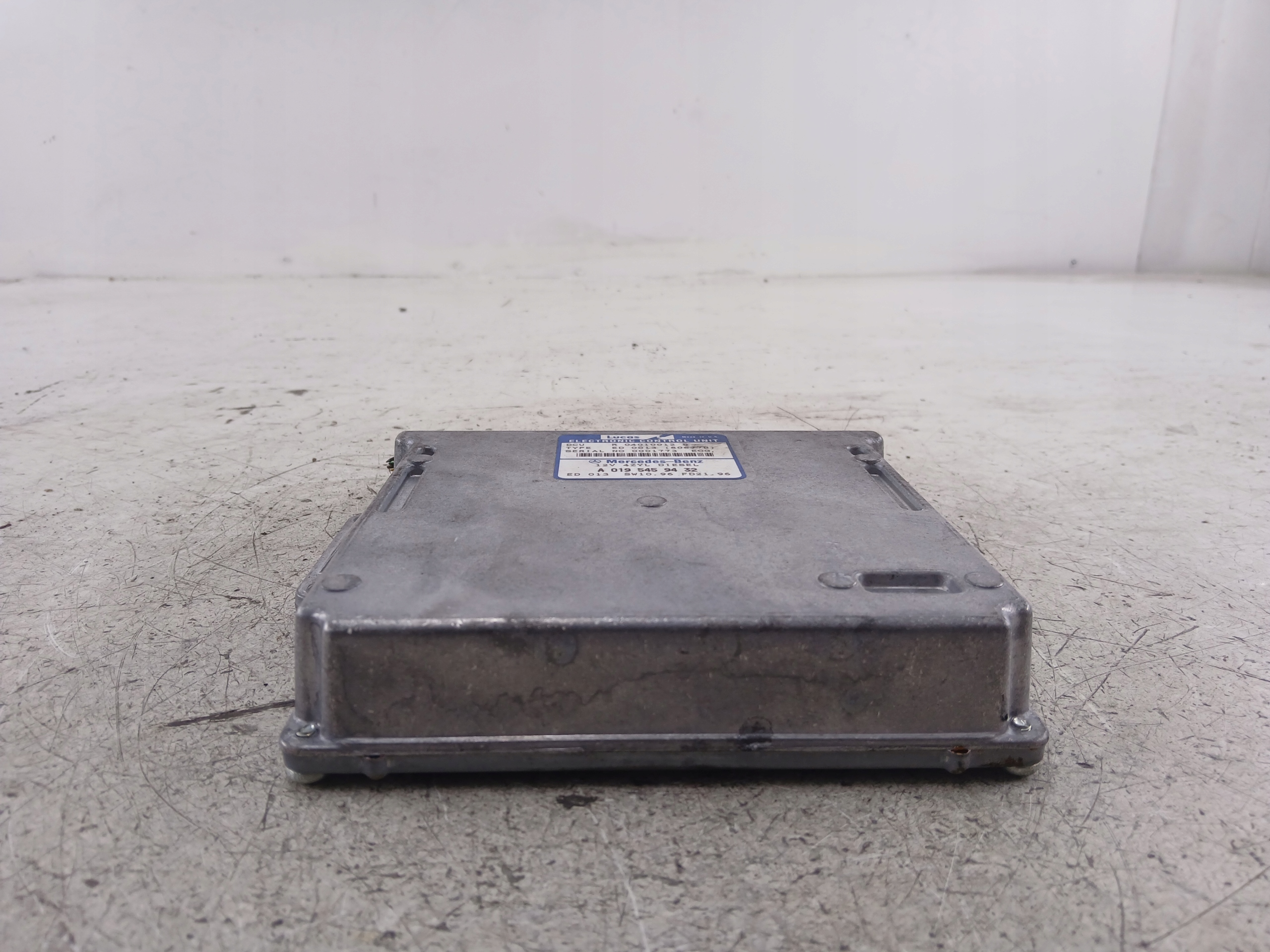MERCEDES W210 2.2 CDI control unit of the engine A0195459432