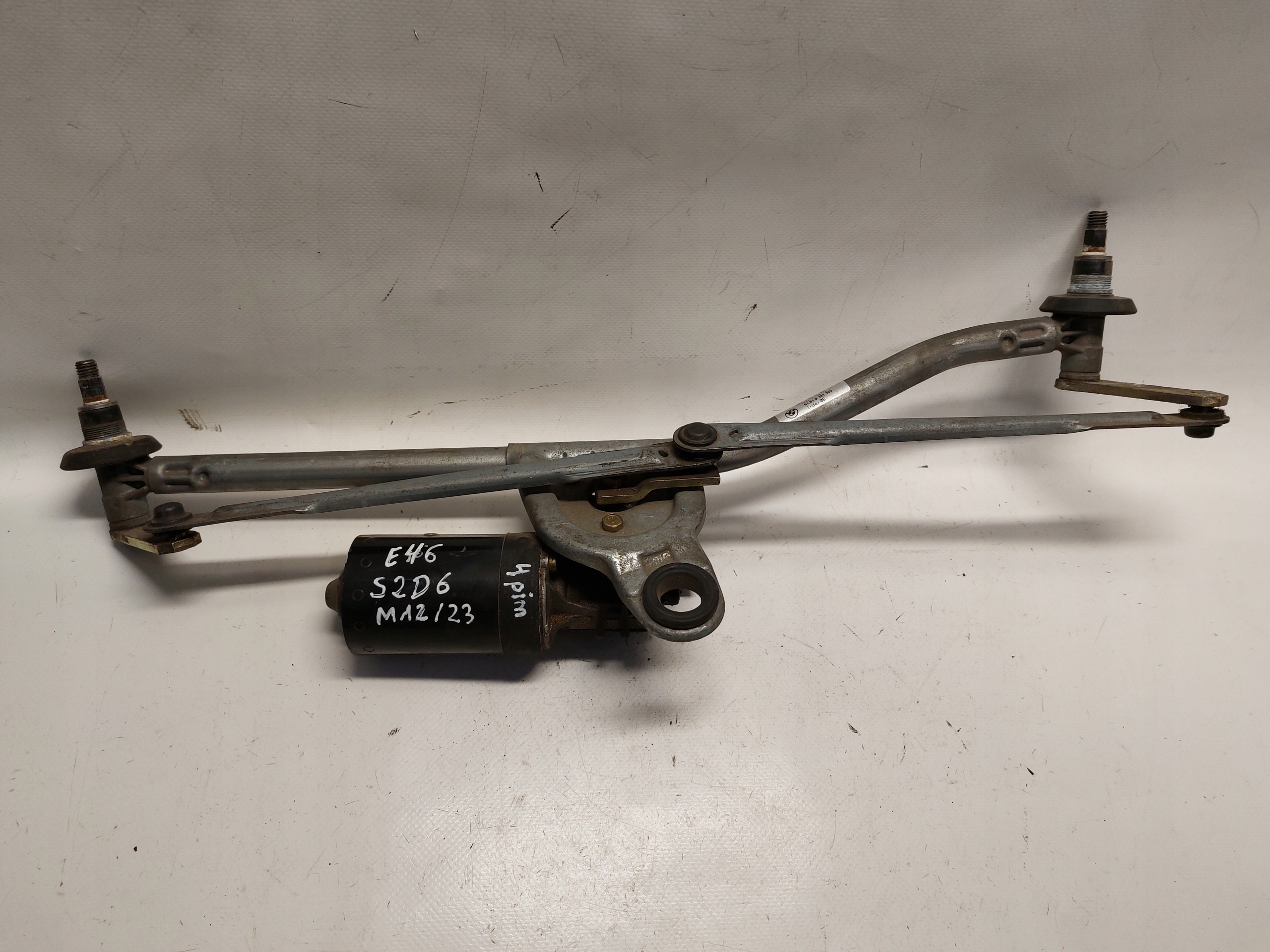 BMW SERIA 3 E46 wiper mechanism front 4 PIN