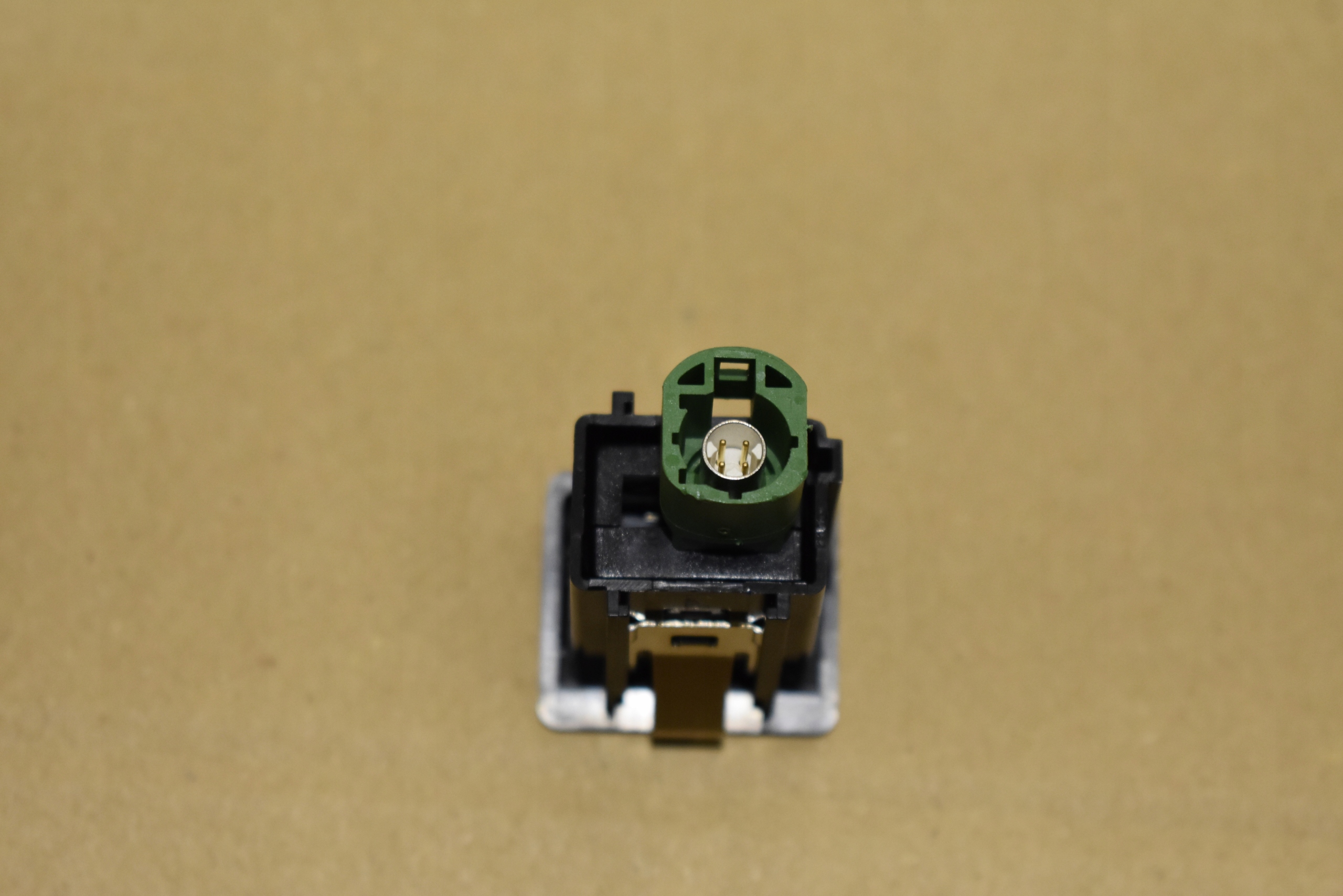 IDEALNE ZLACZE PORT USB PORSCHE PANAMERA 971 1