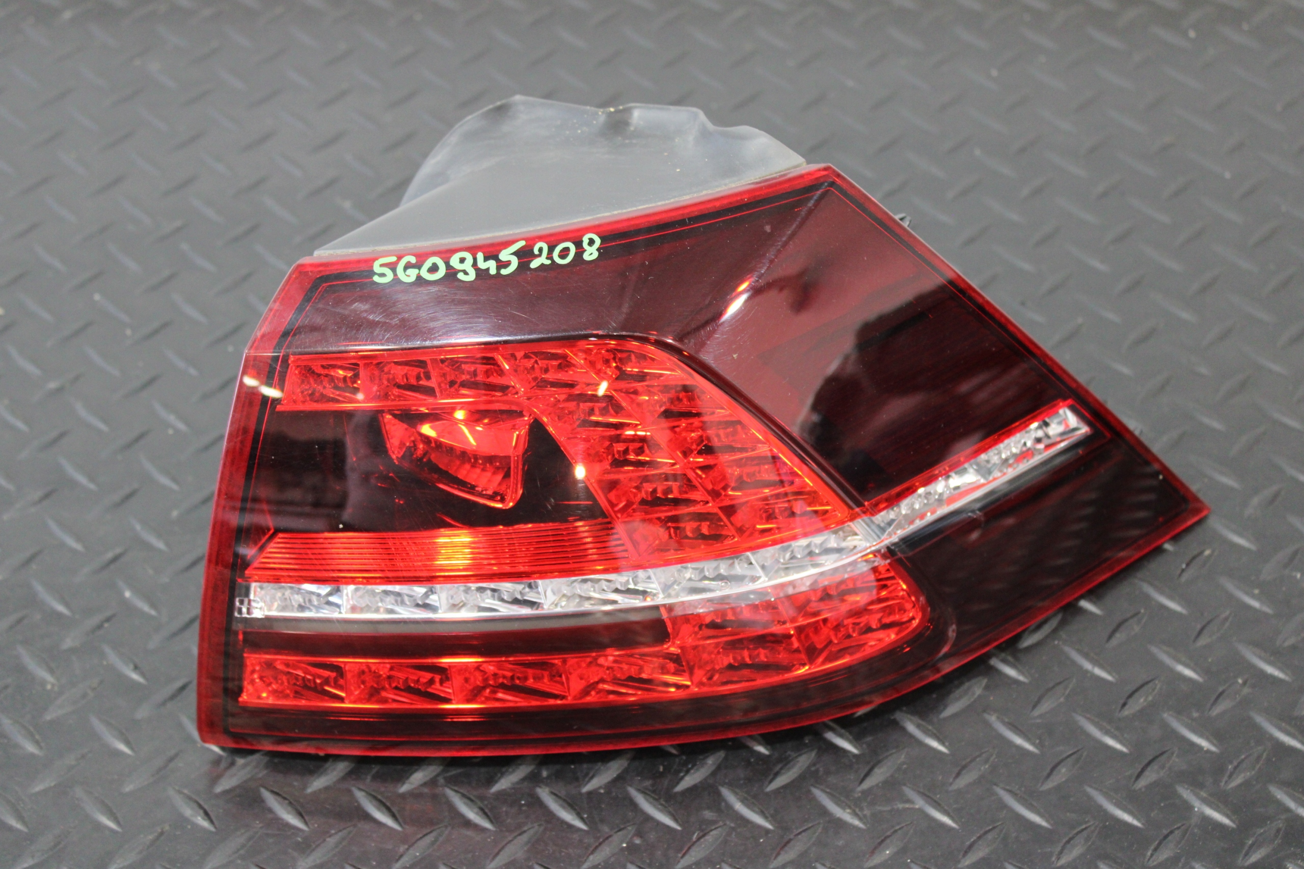 light right rear part VW GOLF VII 7 5G0 5G0945208