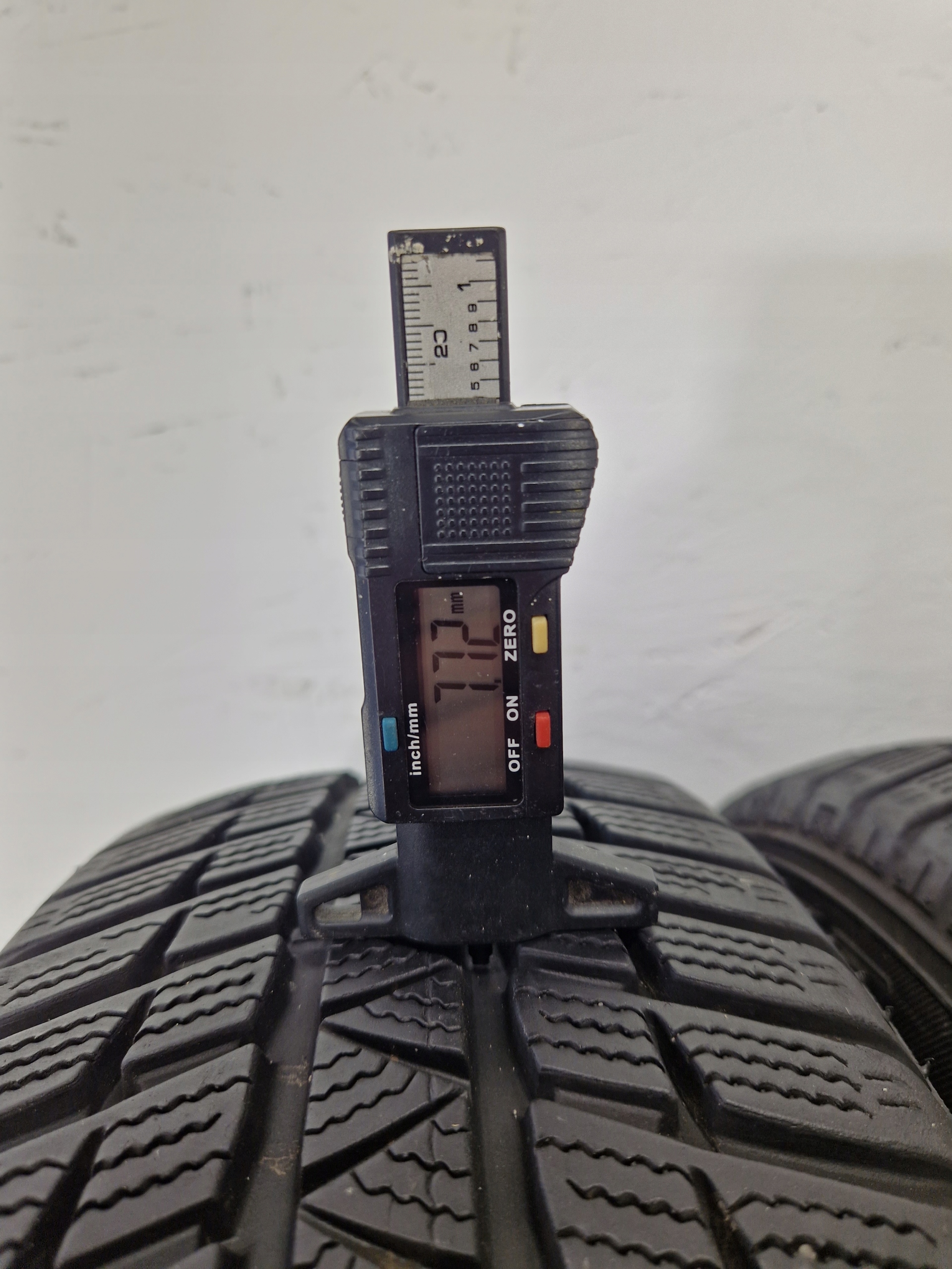 Opony Falken EuroWinter HS449 185/60r15 88T Model EuroWinter HS449