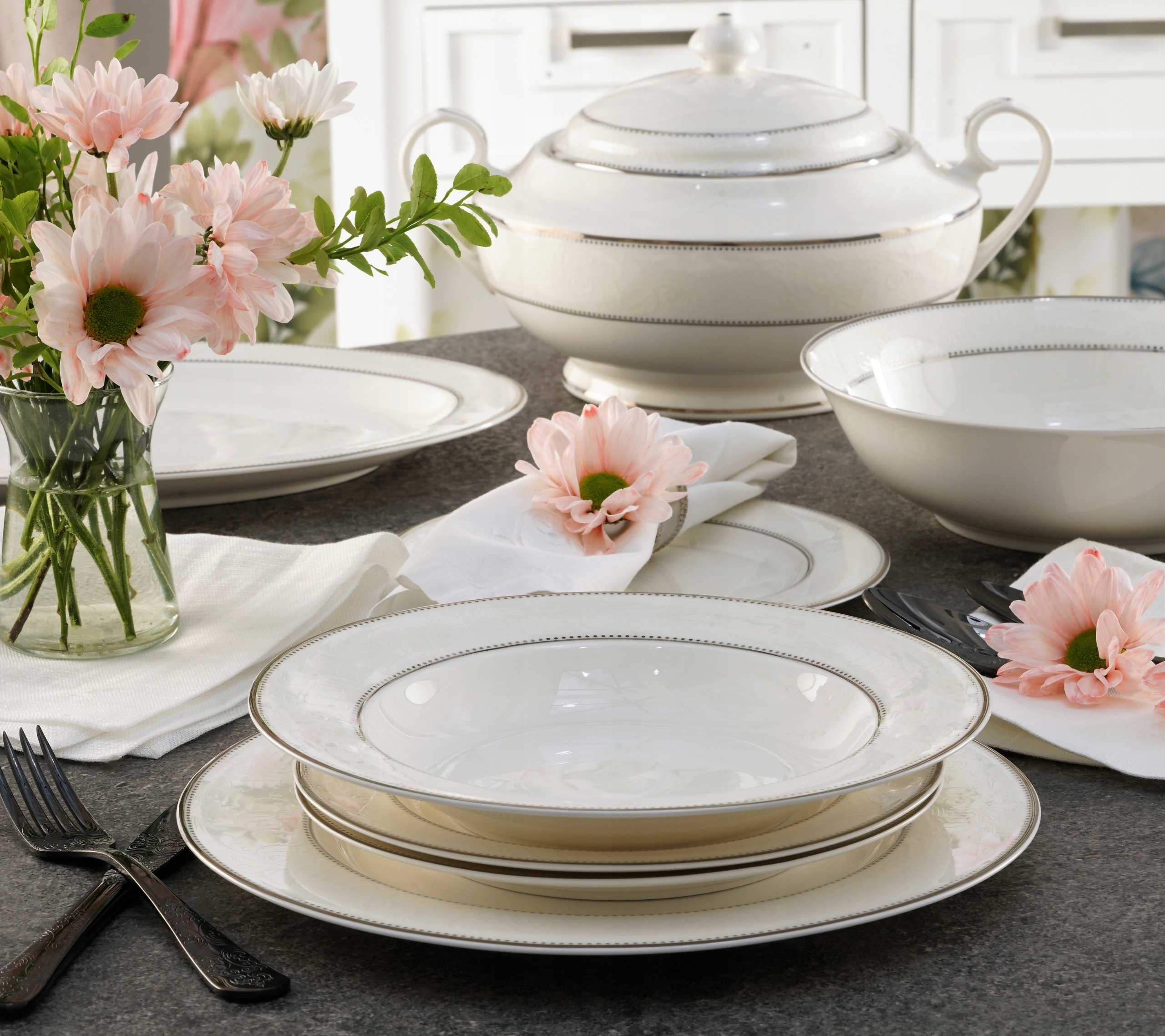 

Serwis obiadowy na 12 osób Blanche Villa Italia