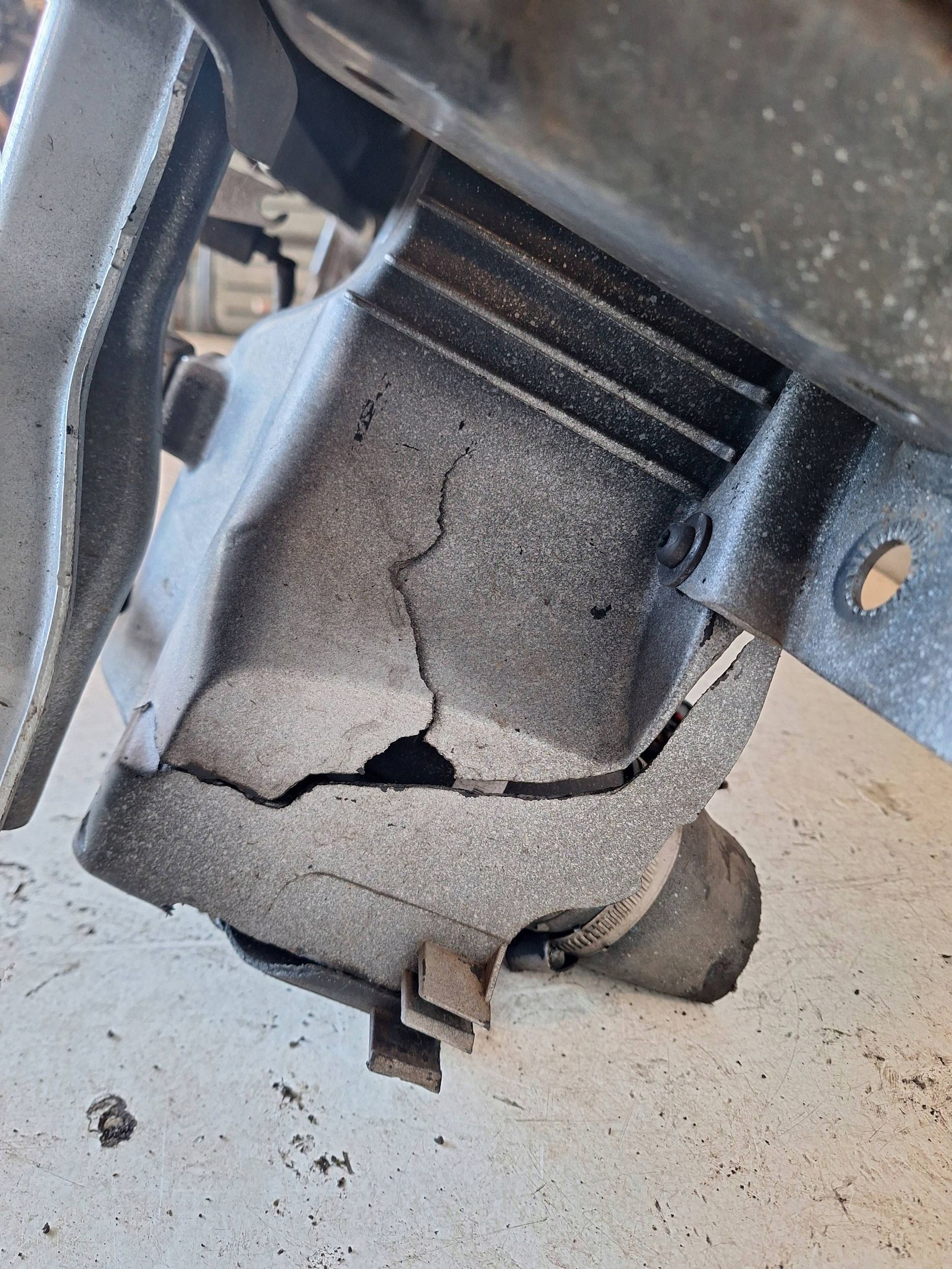 VOLKSWAGEN GOLF VI plus 08-12 support panel for radiators 1.6 TDI