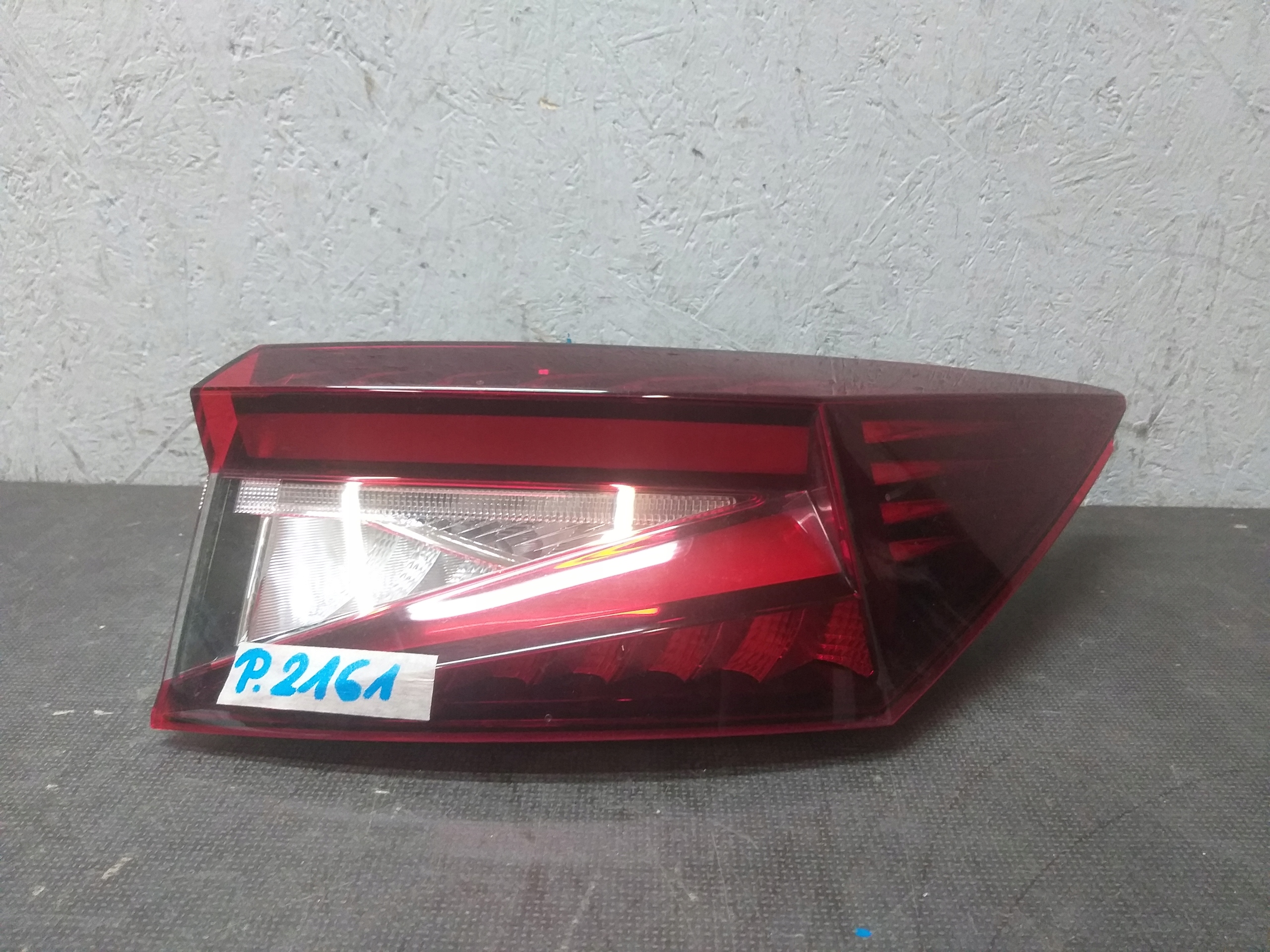 LIGHT REAR PART RIGHT SKODA ENYAQ LED 5LA945208A