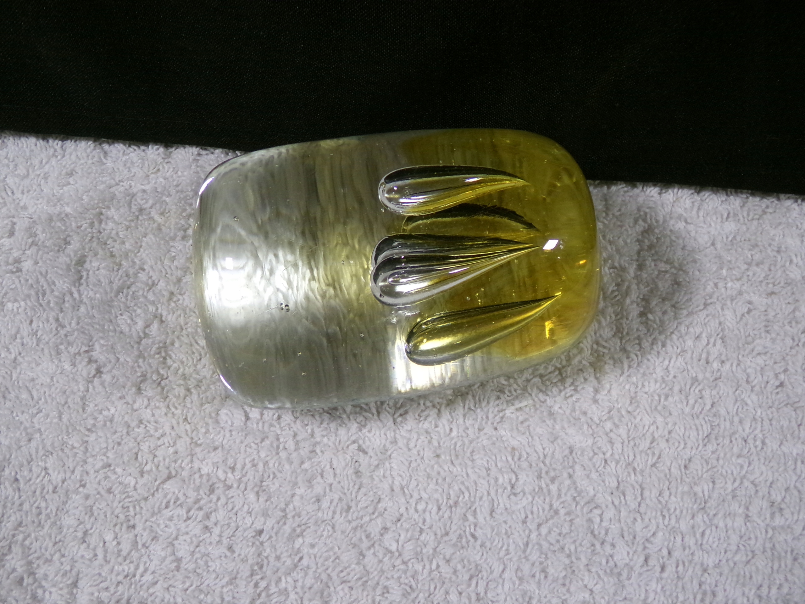 PIĘKNY ZE SZKŁA PRZYCISK