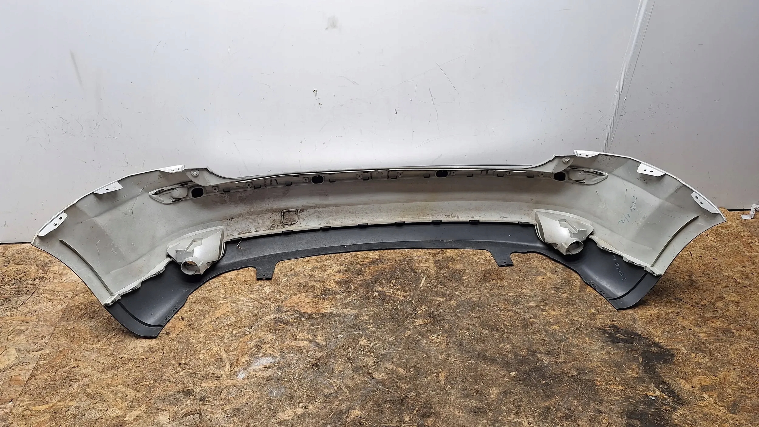 bumper rear part 4M51-A17906-A FORD FOCUS MK2 04