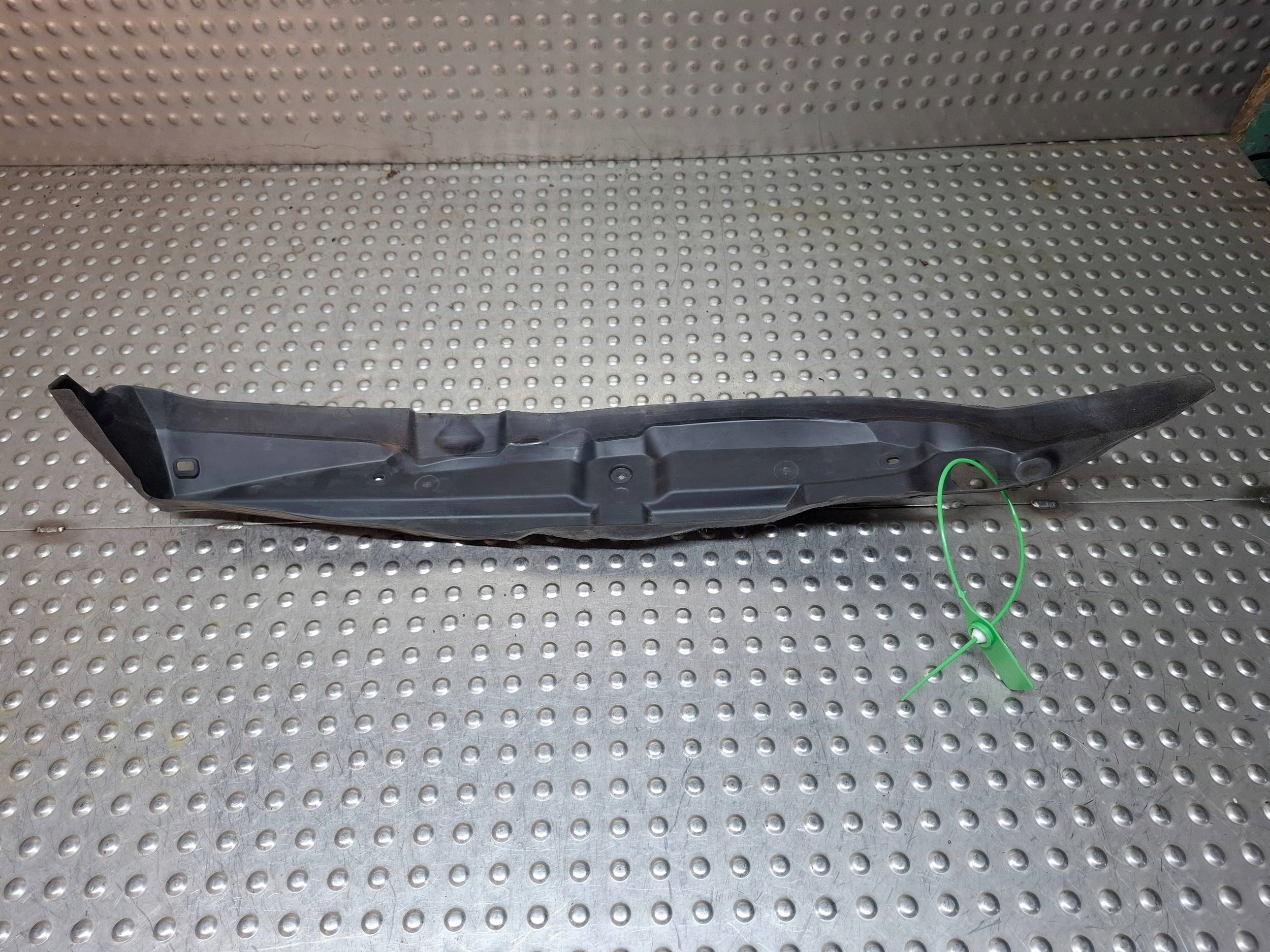 cover BLOTNKA left front A2038890125 MERCEDES C W203