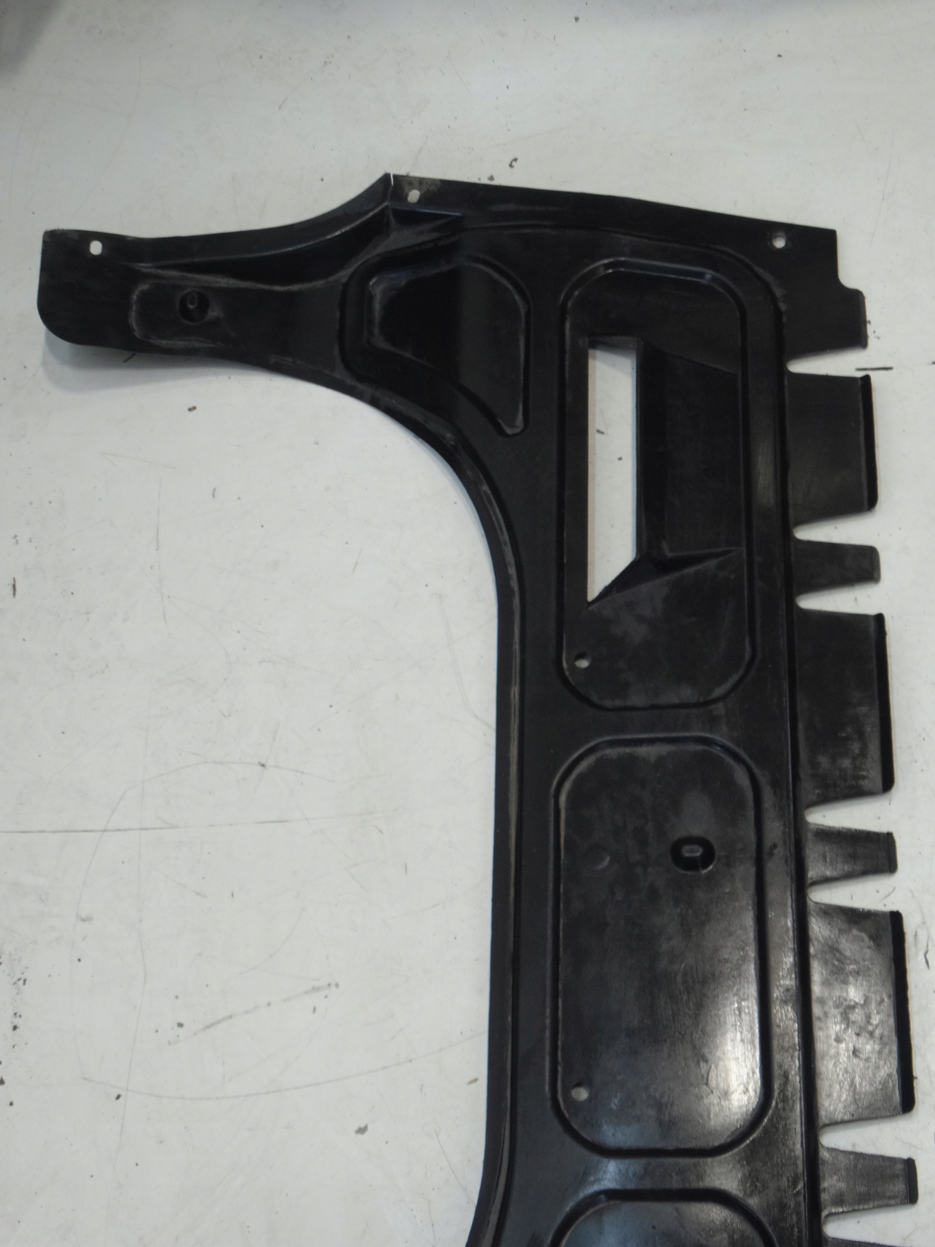 cover below engine lower VW SKODA AUDI 6Q0825237R