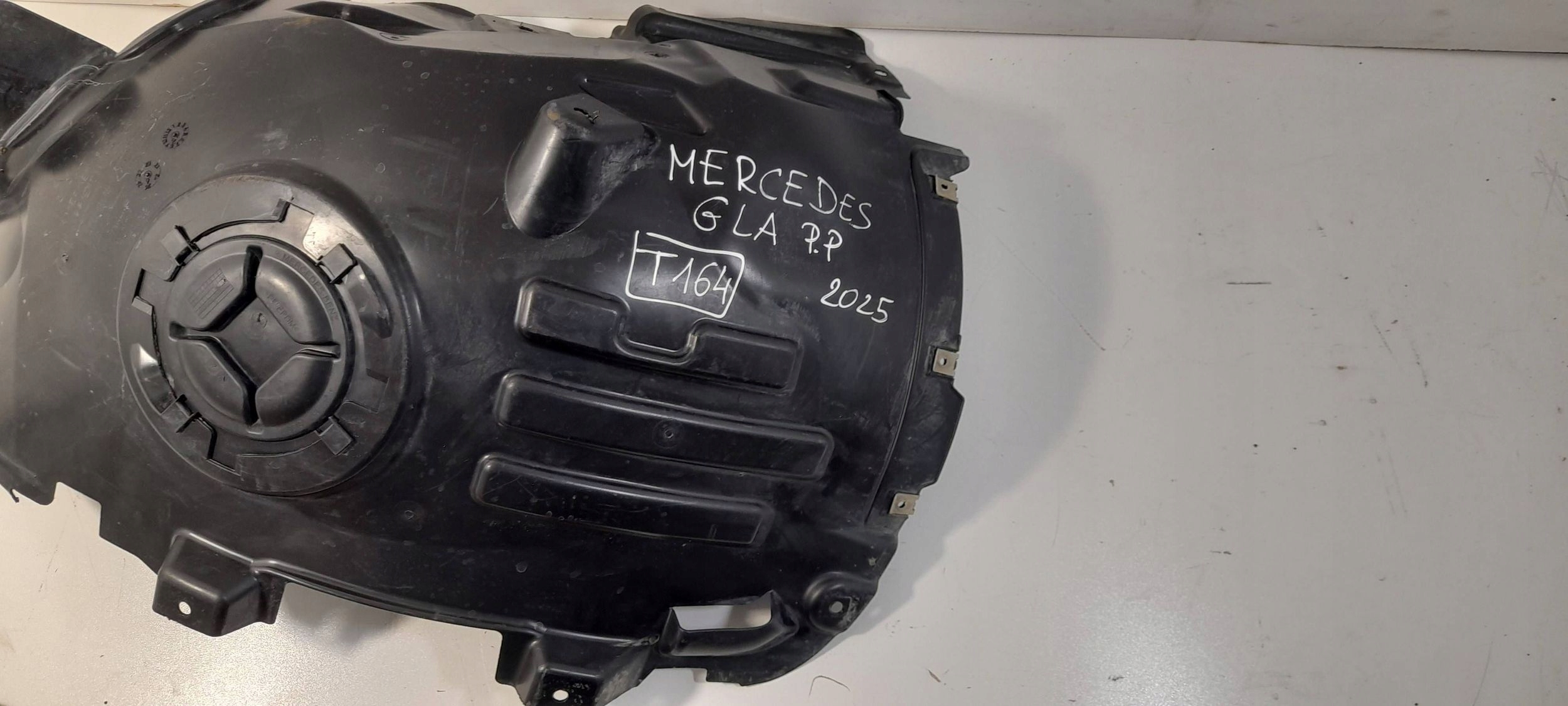 Mercedes-Benz GLA H247 mudguard front right A2478840200 (T164)