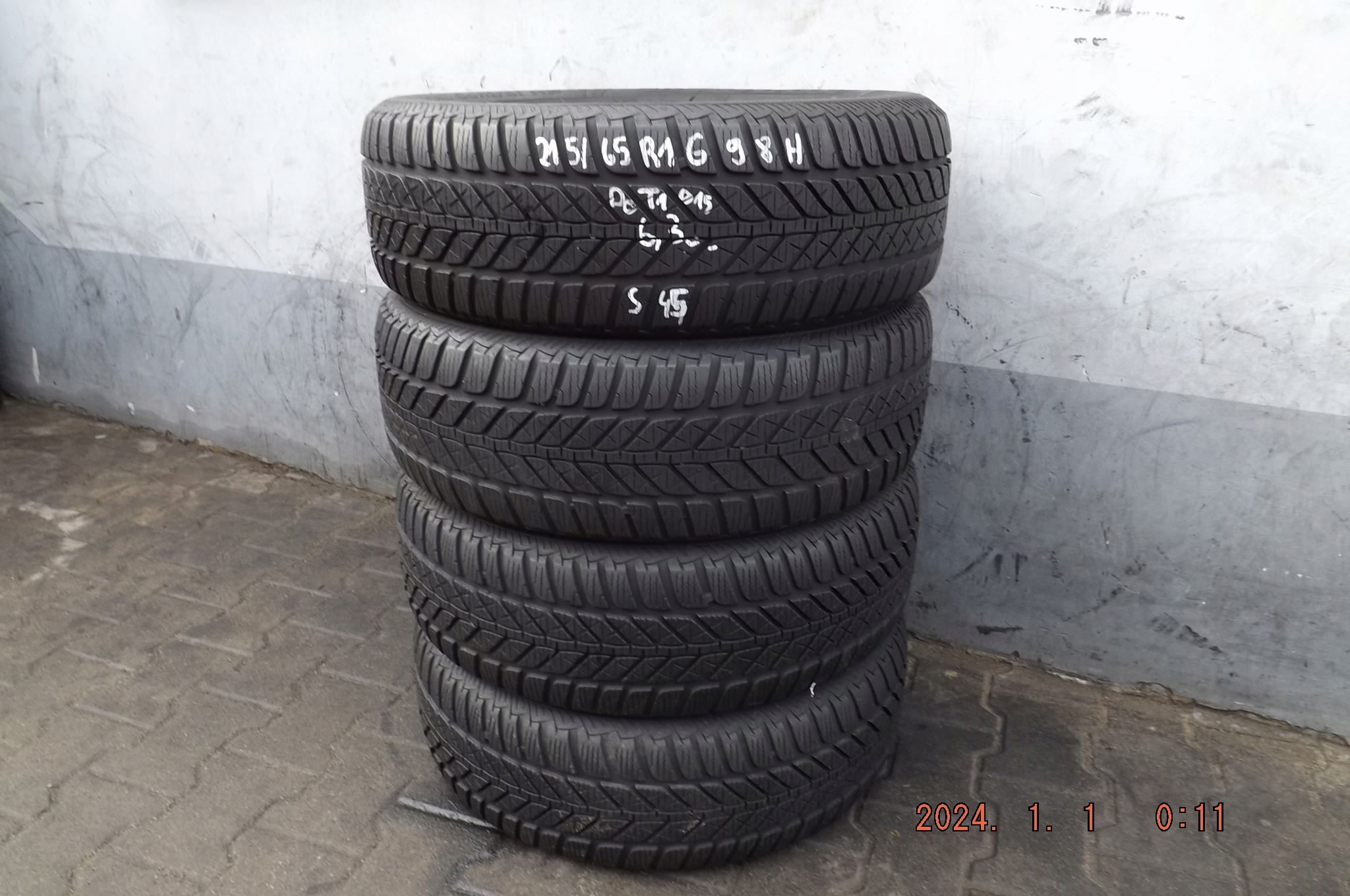 [S45] 4XZIMA 215/65R16 98H FULDA KRISTALL CONTROL HP & Model Kristall Control HP