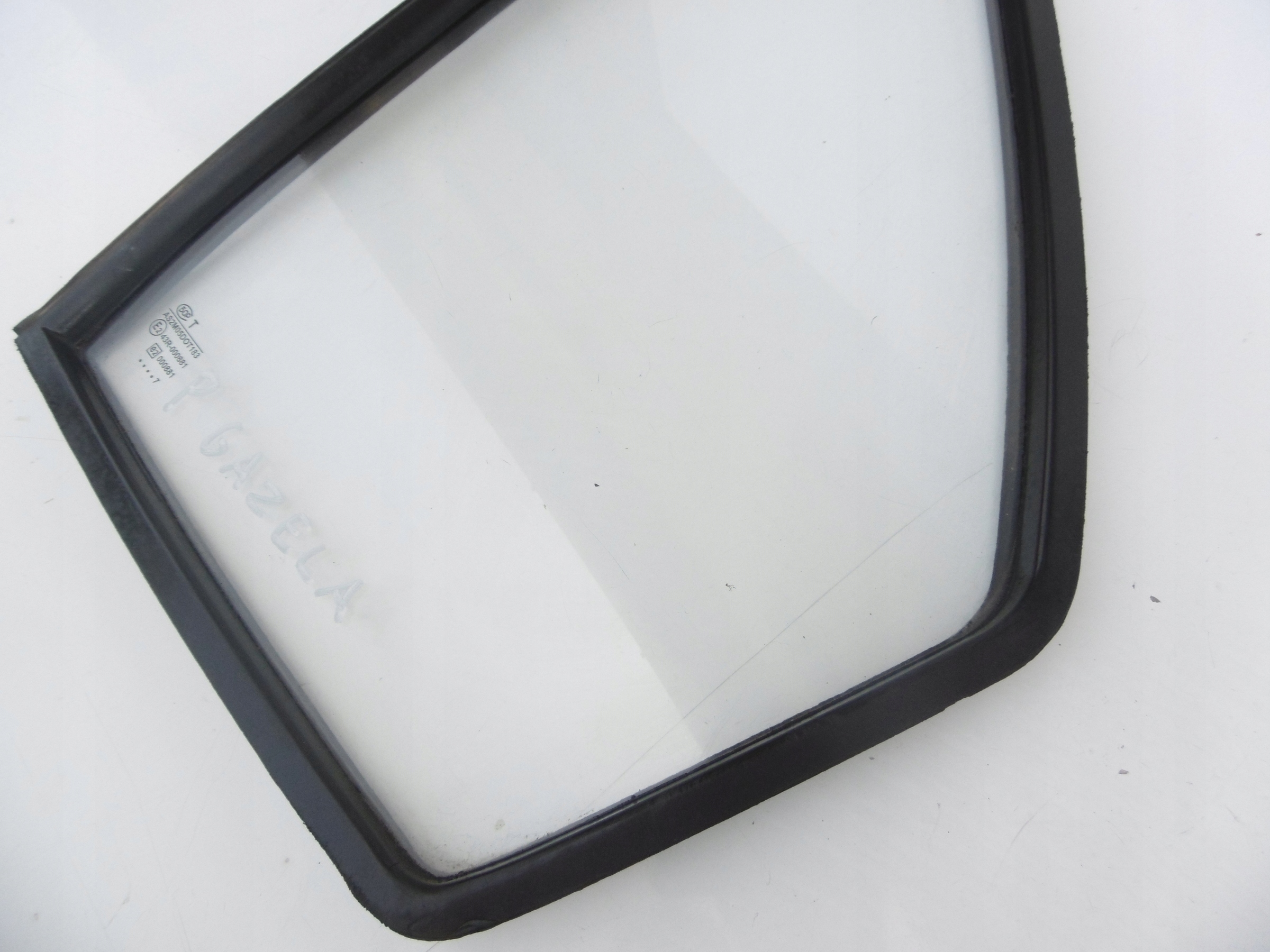 window TROJKAT door right front GAZELLE GAZ GAZELA
