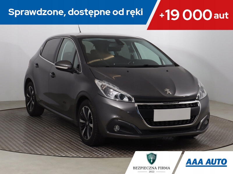 Peugeot 208 1.2 PureTech, Salon Polska