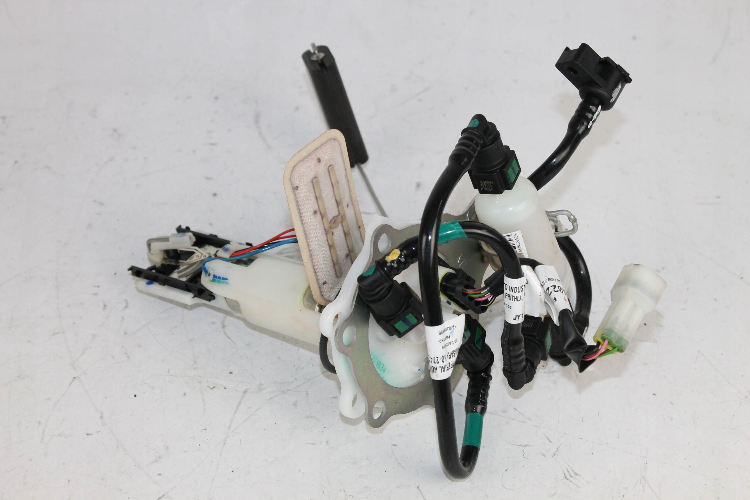 RC390 27 - KTM RC 390 125 18 + ТОПЛИВНЫЙ НАСОС