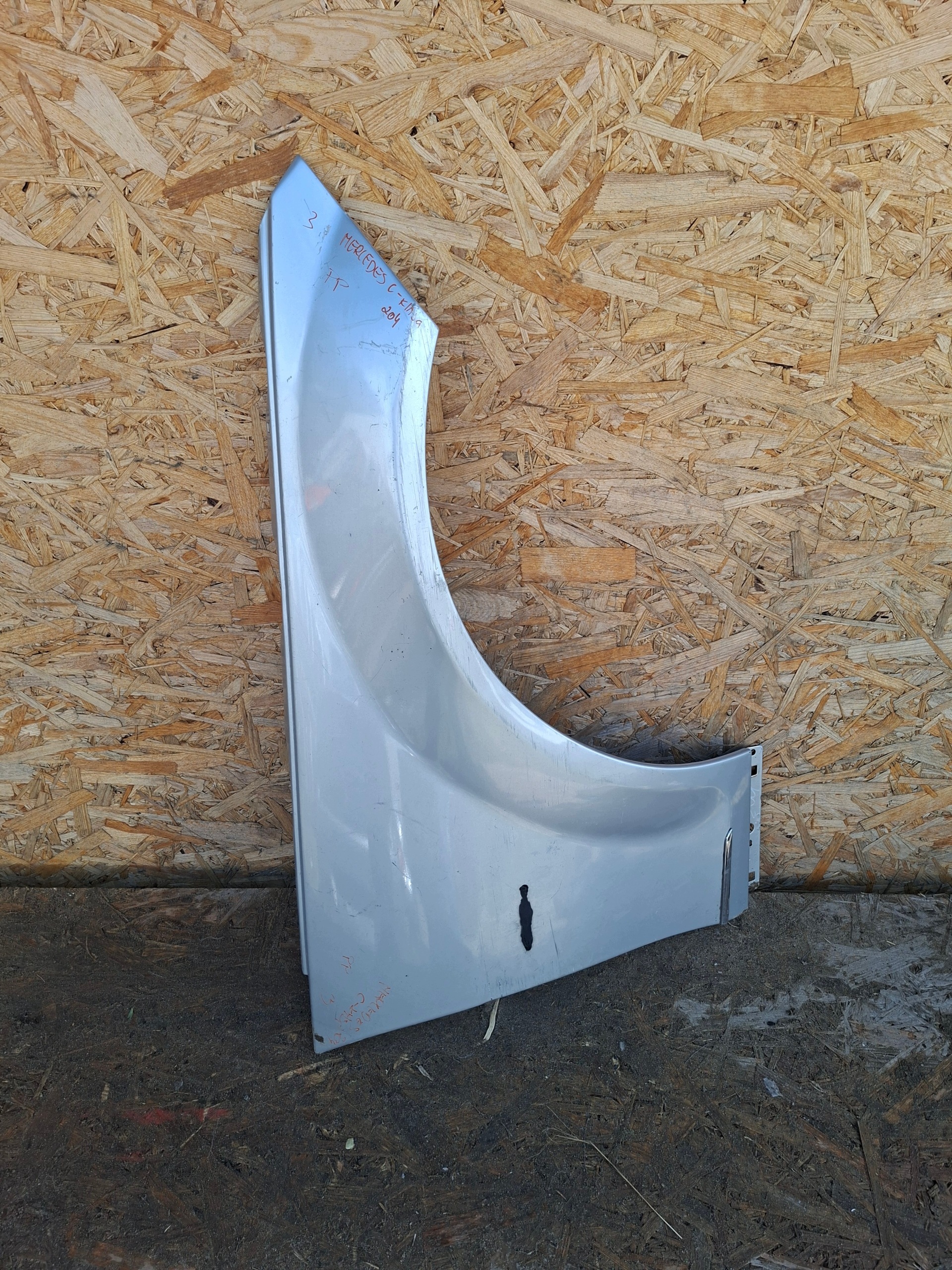 fender front front right MERCEDES C-KLASA 204