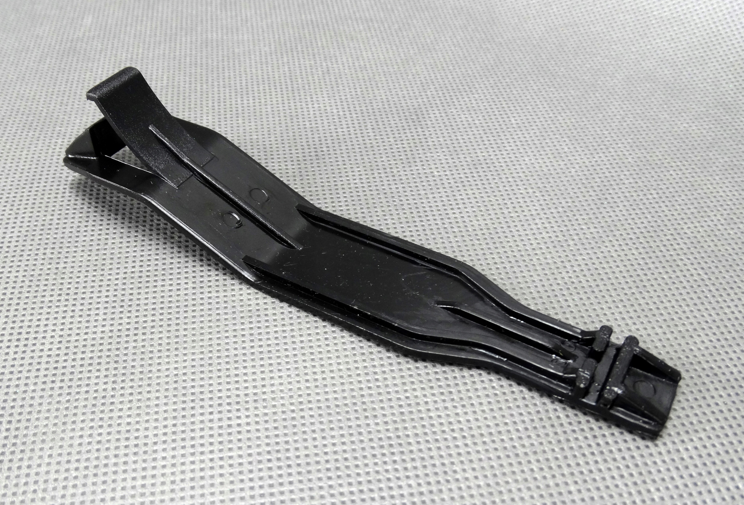 ZACZEP DOLNY MOCOWANIE REFLEKTORA FOCUS MK2 04-11 Numer katalogowy części 1324270