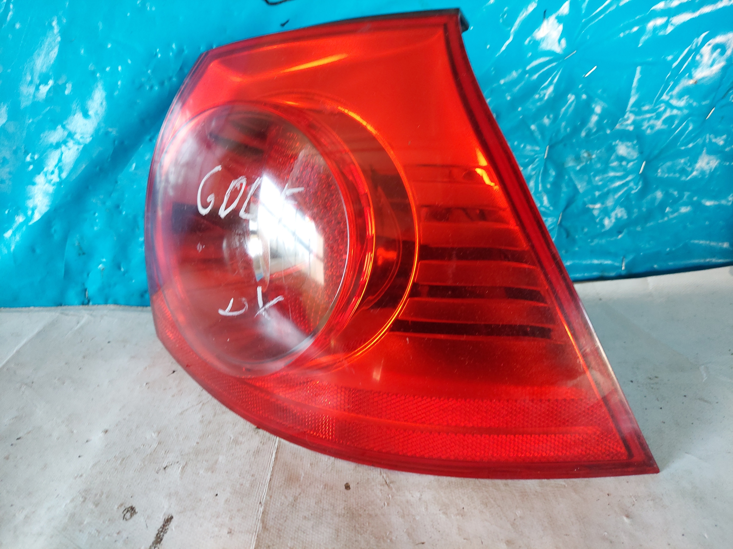 light GOLF V HB 1K6945096E right rear part