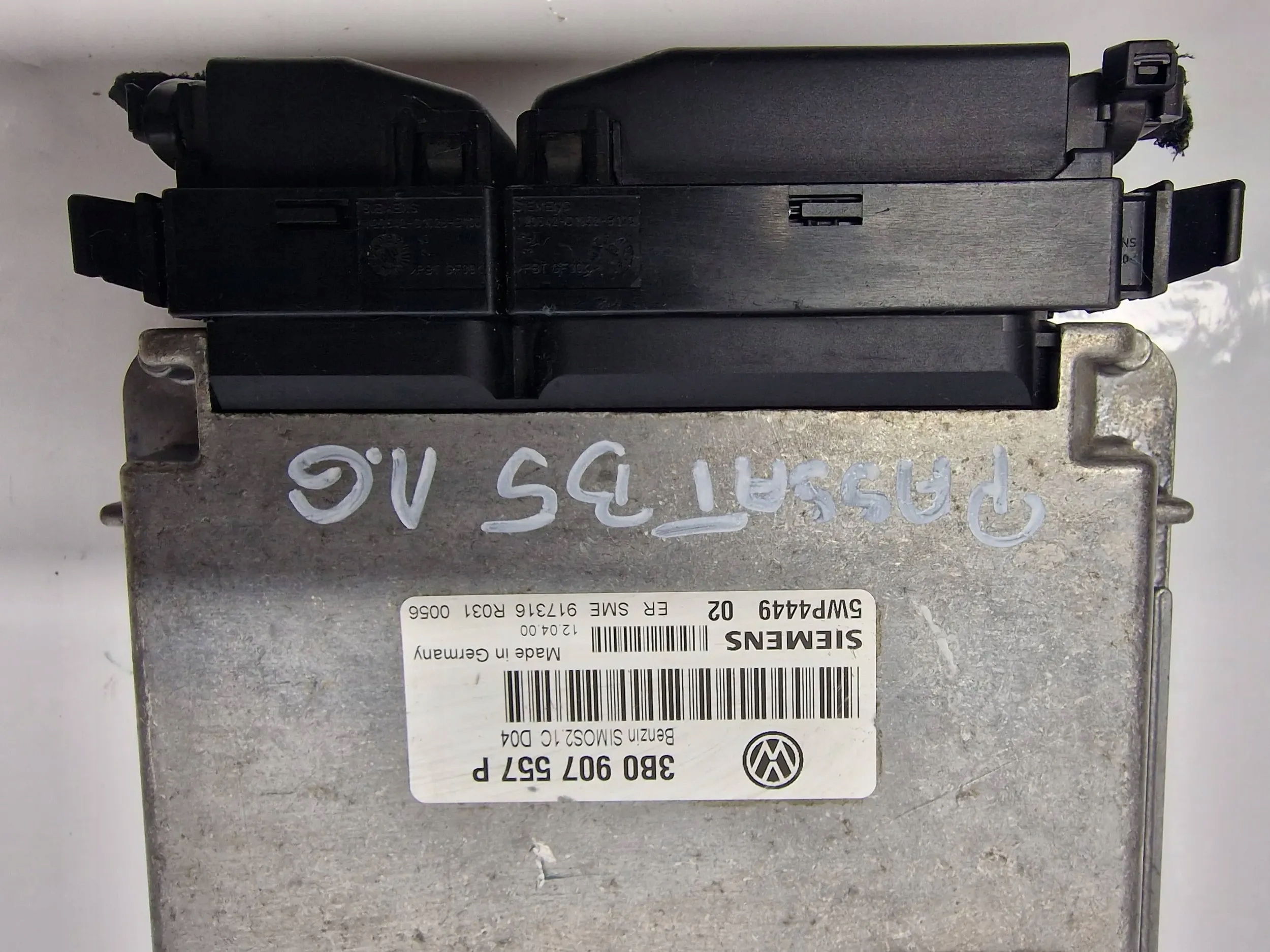 Volkswagen PASSAT B5.5 2001 Vari 3B0907557P 5WP44499