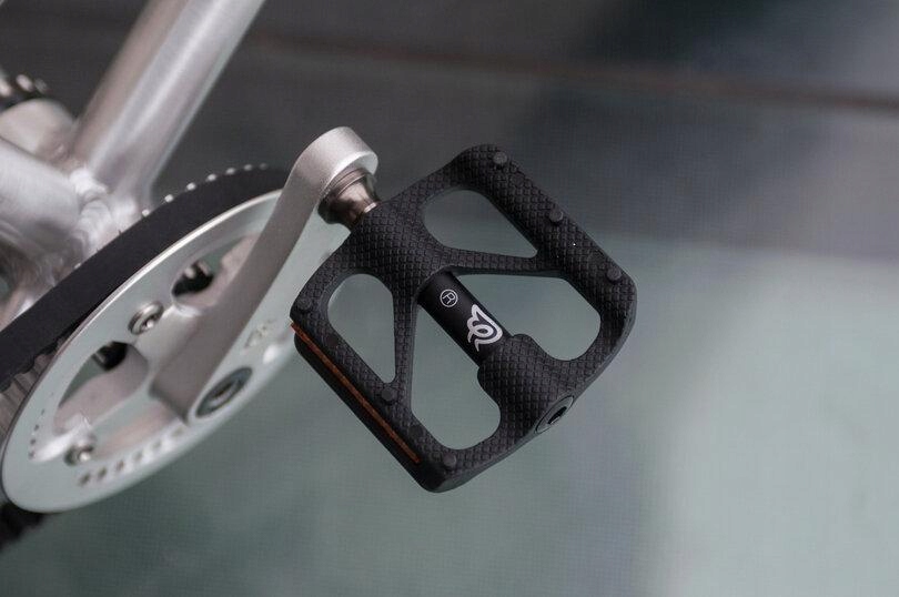 Rowerek na pasku Early Rider Seeker Bike 14" Kolor srebrny