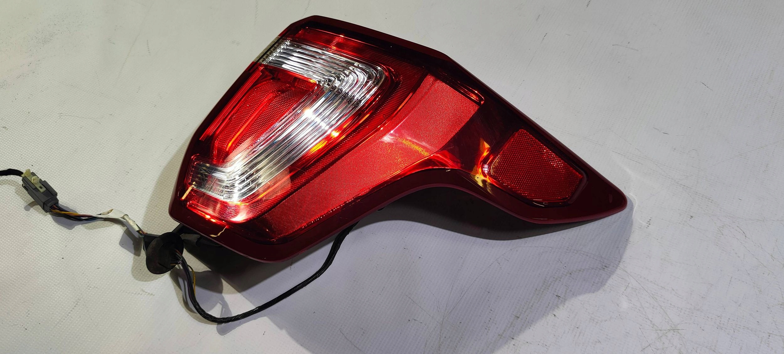 light rear part rear right LED Ford Explorer 2016-2019