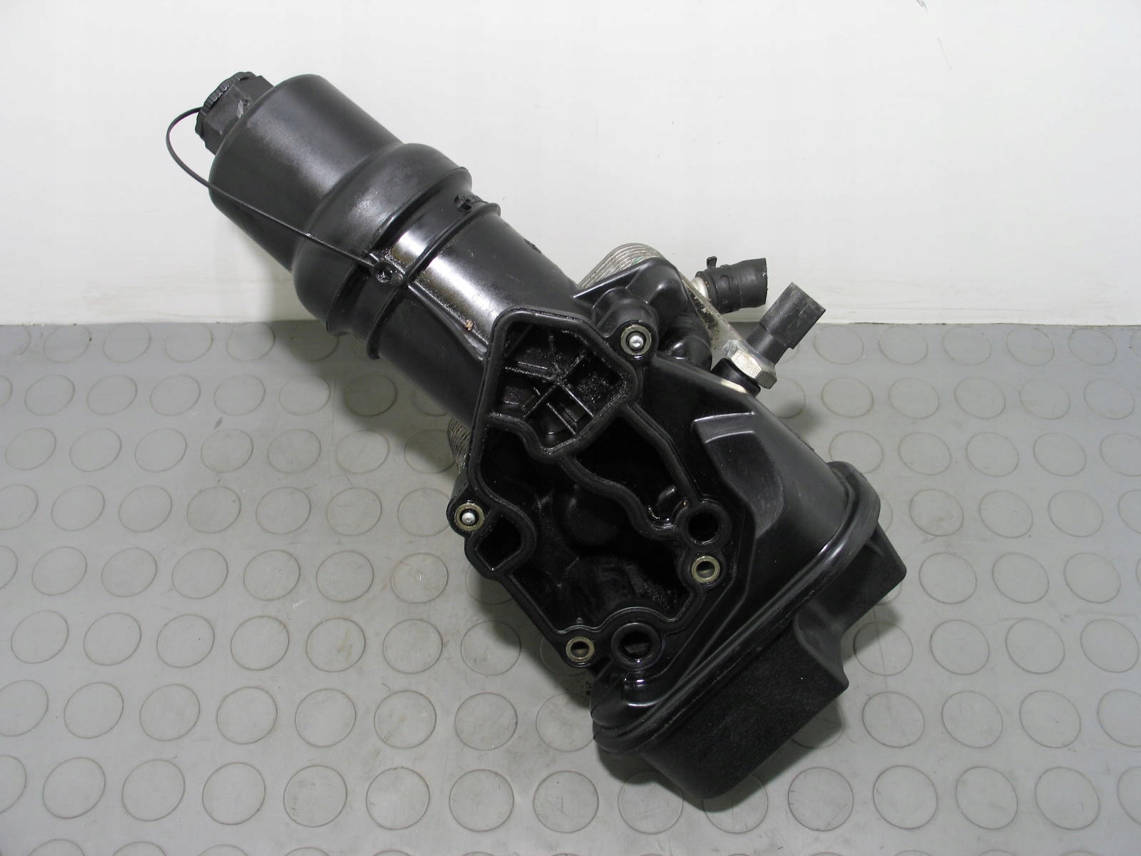 БАЗА МАСЛЯНОГО ФІЛЬТРА VW SKODA 2.0 FSI 06B117021C