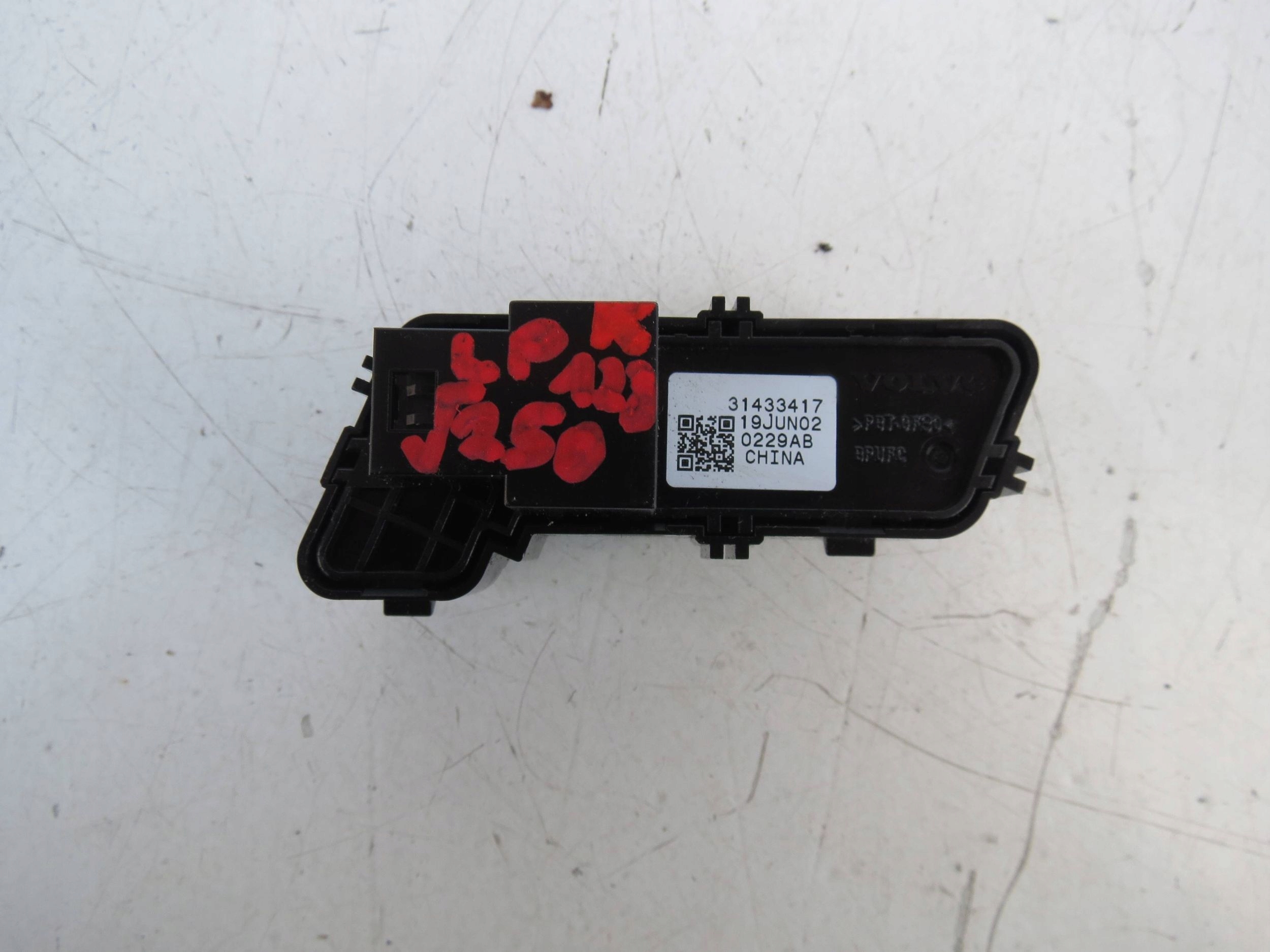 button left front VOLVO S90 II 2.0 D 190KM 2016-2021R 31433417