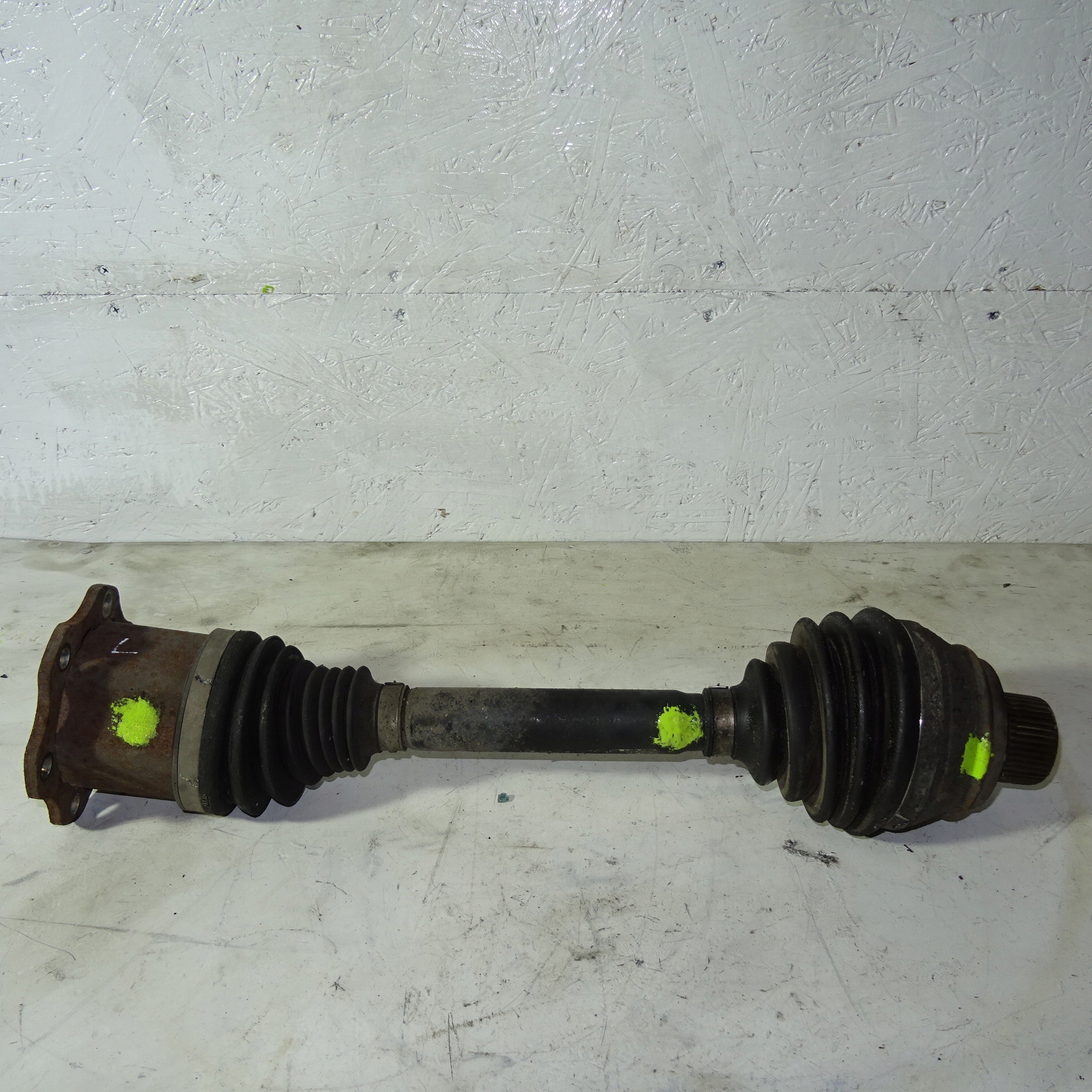 AUDI A5 2.0TFSI semi-axis left front