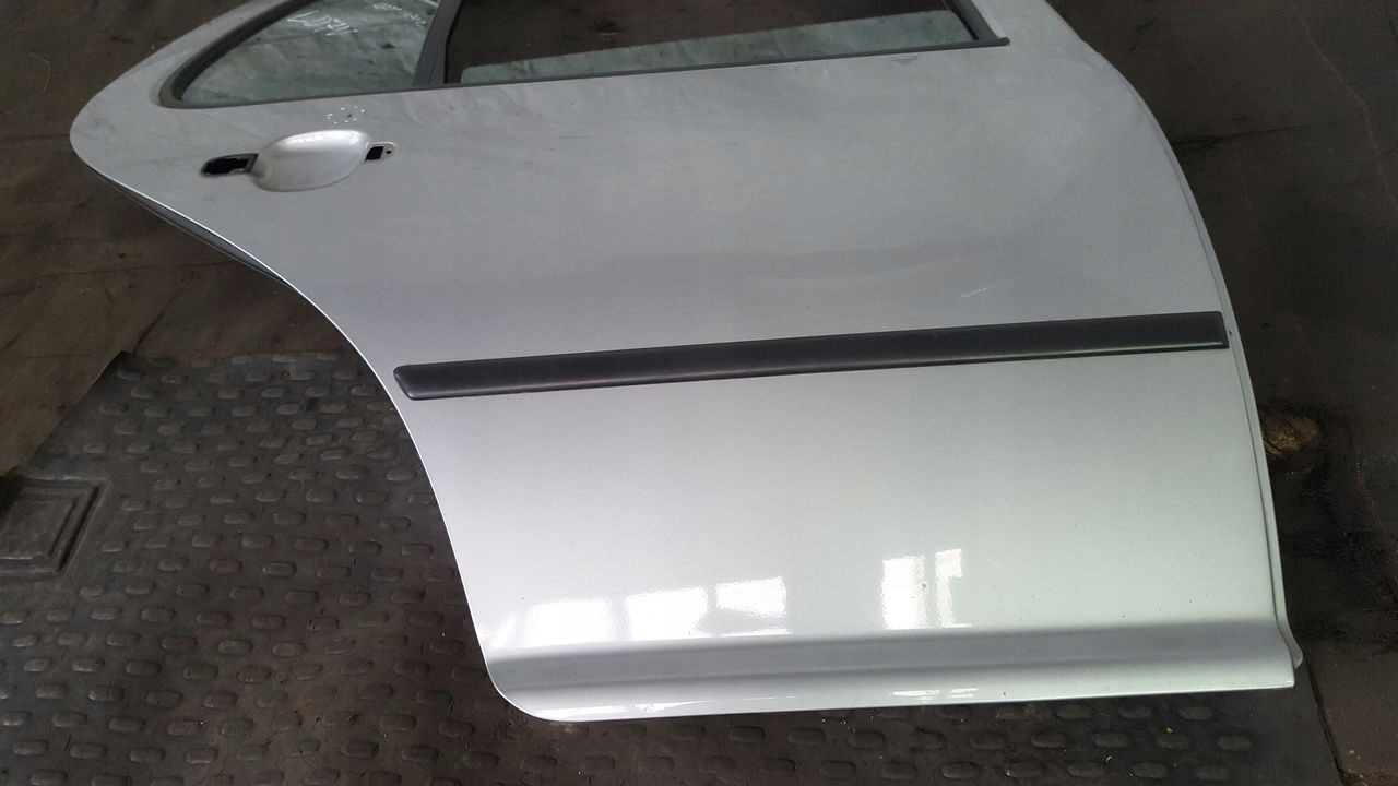 Tür heck hinten rechts VW Golf IV LD7V
