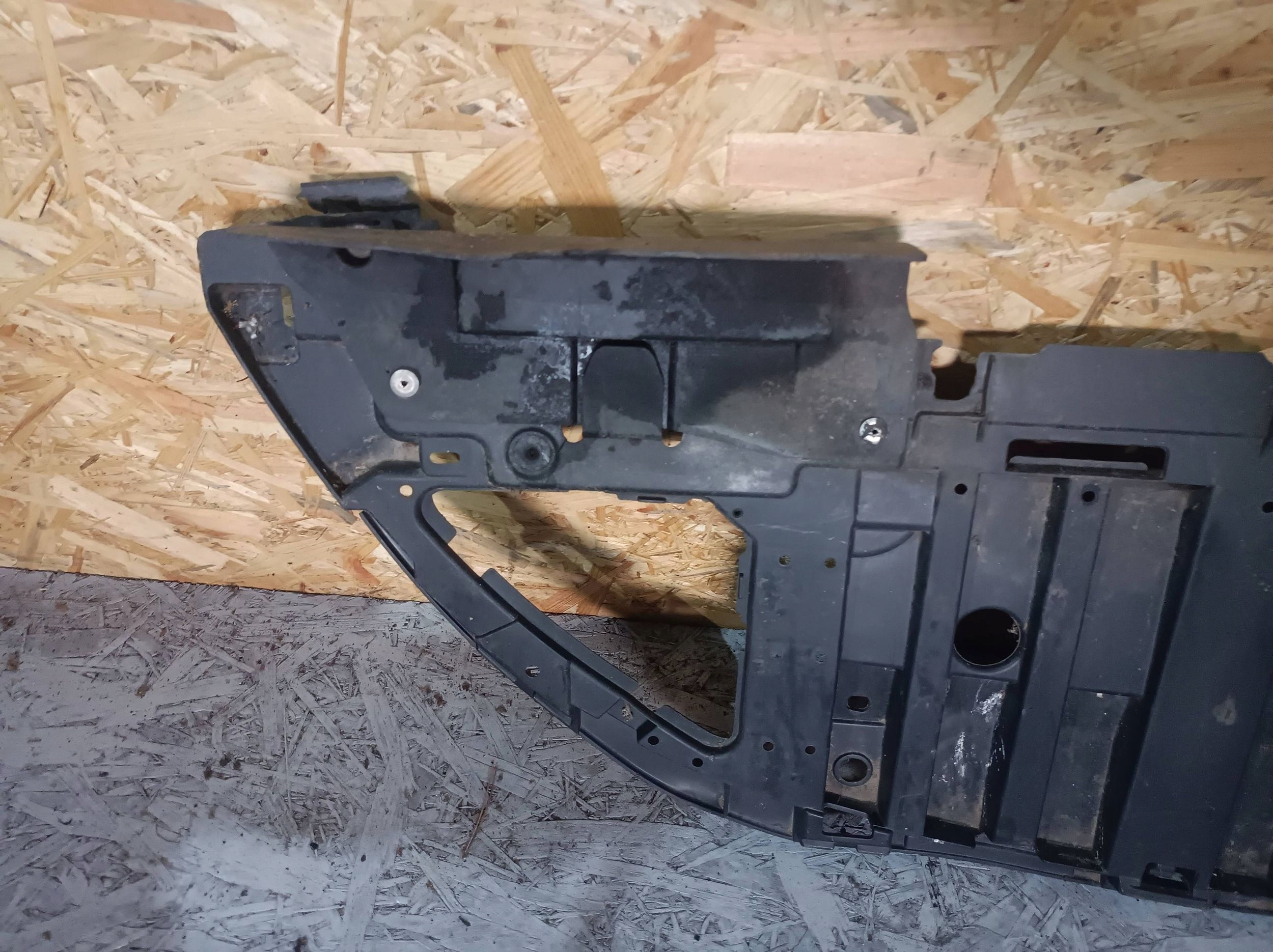 cover below front bumper Absorber Renault Clio IV 2014 622564751R