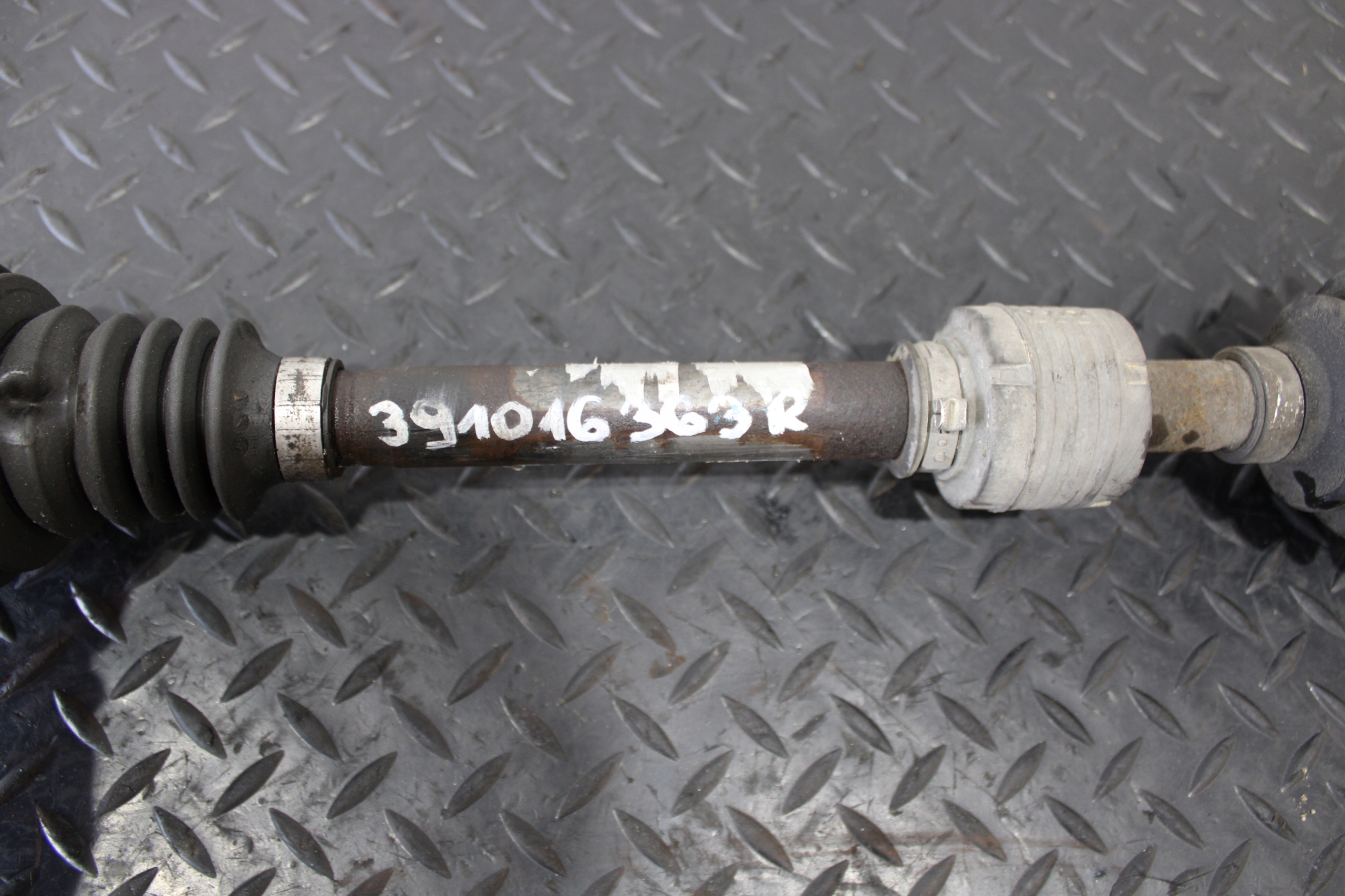 semi-axis semi-axis left front RENAULT CAPTUR and 1 391016363R