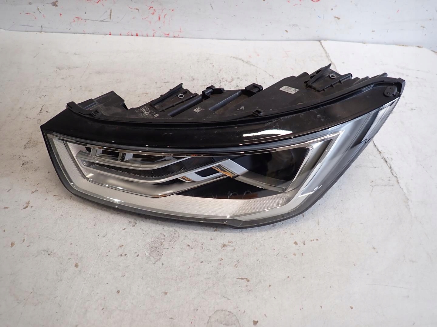 light front front left AUDI A1 LIFT 2014- BI-XENON 8XA941005