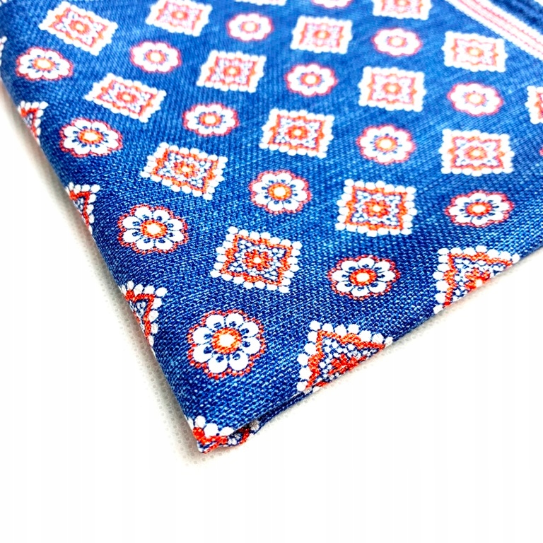 Niebieska jedwabna poszetka do garnituru Marka inna