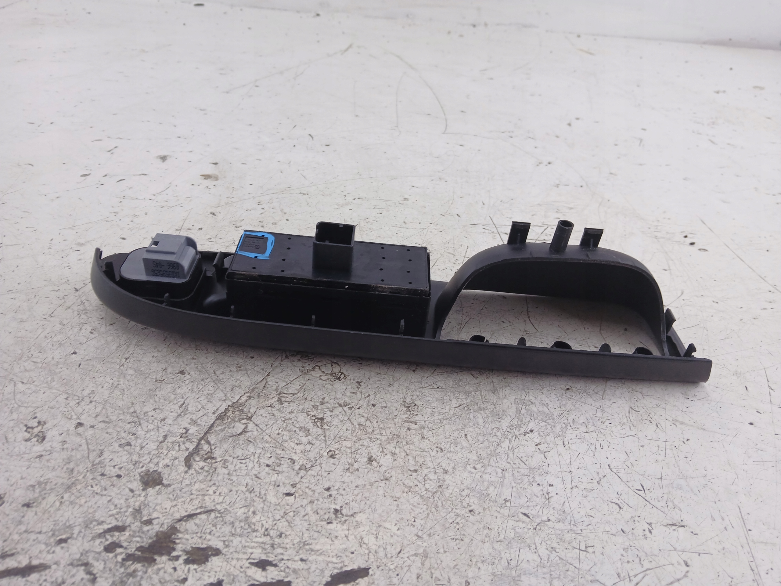VW TOURAN et PANEL Vitre Gauche Avant 1K4959857A
