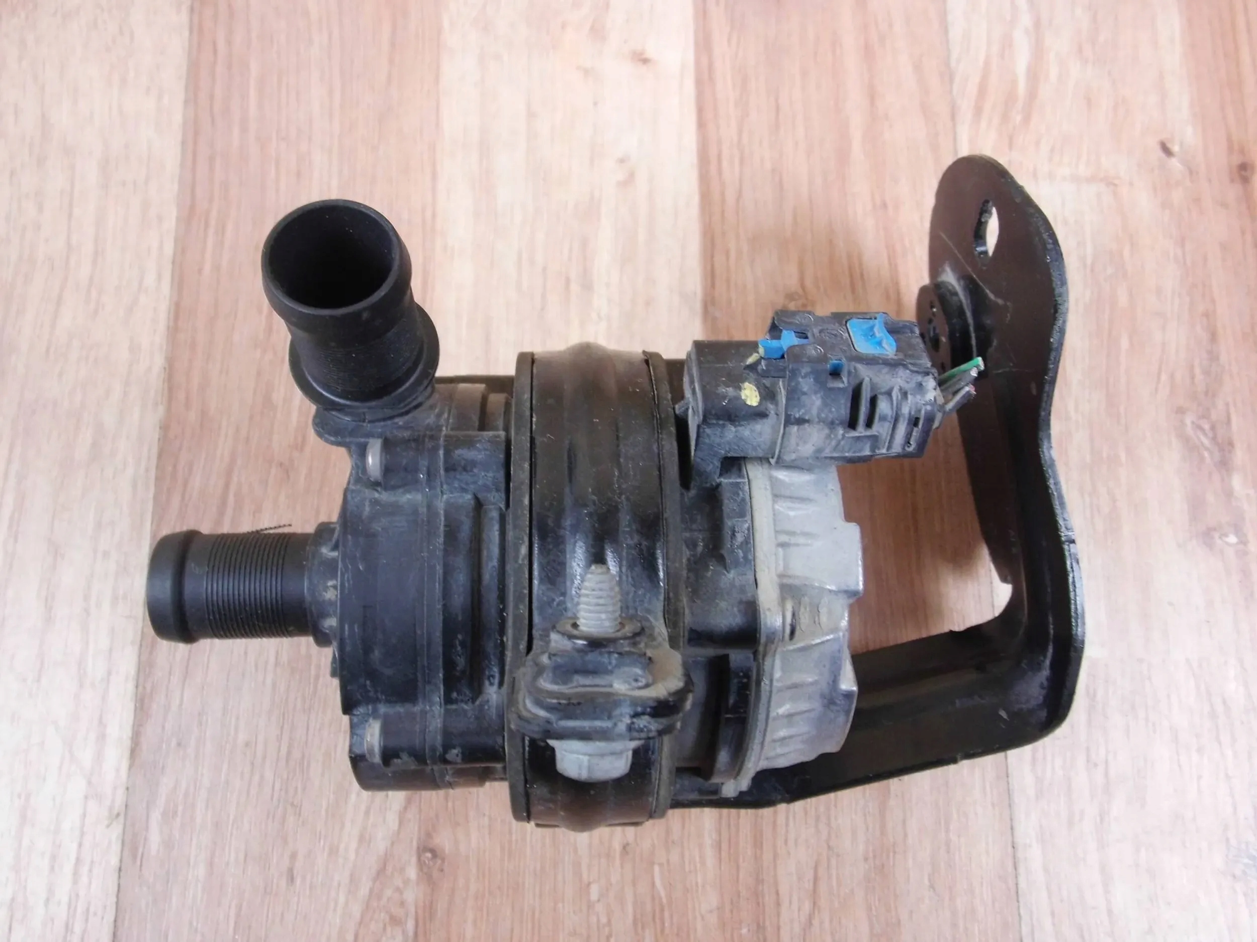 Dacia Renault 1.5 DCI pumpa pumpa cirkulacije vode 0392024088