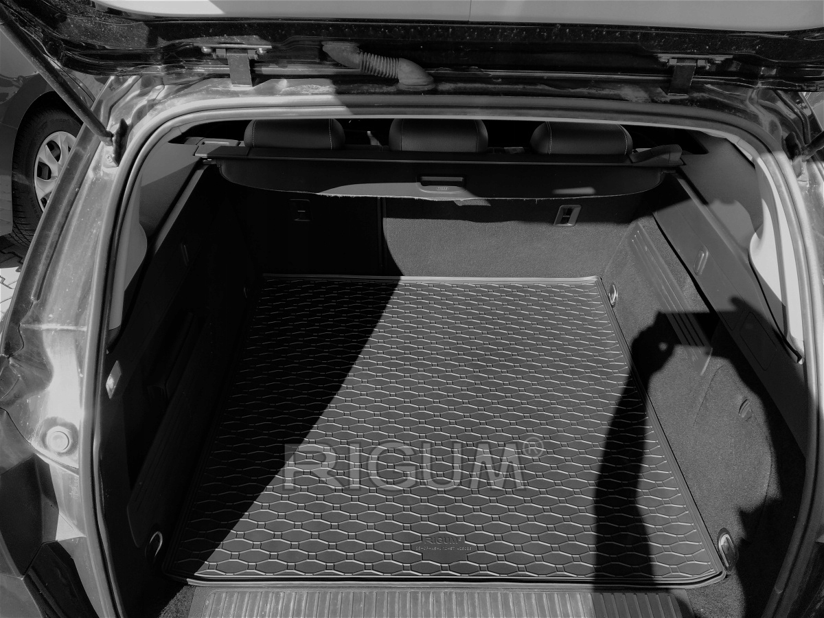 Zestaw dywaników do OPEL Astra K Sports Tourer od 2015 do 2022 EAN (GTIN) 5903869153021