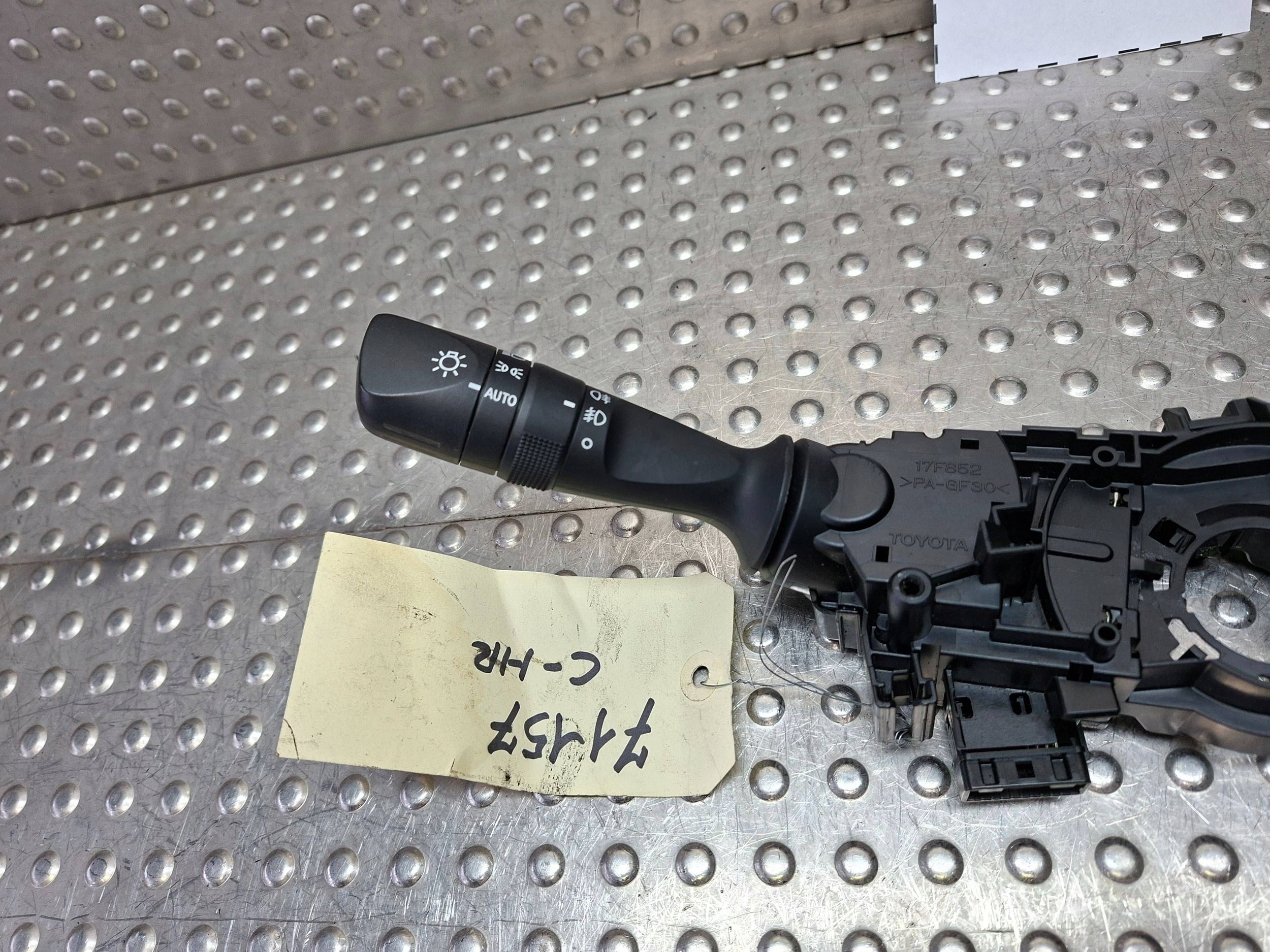 DEVIO LUCI TERGICRISTALLO TERGI DEVIO LUCI DEVIO TOYOTA CH-R 20- 17F852