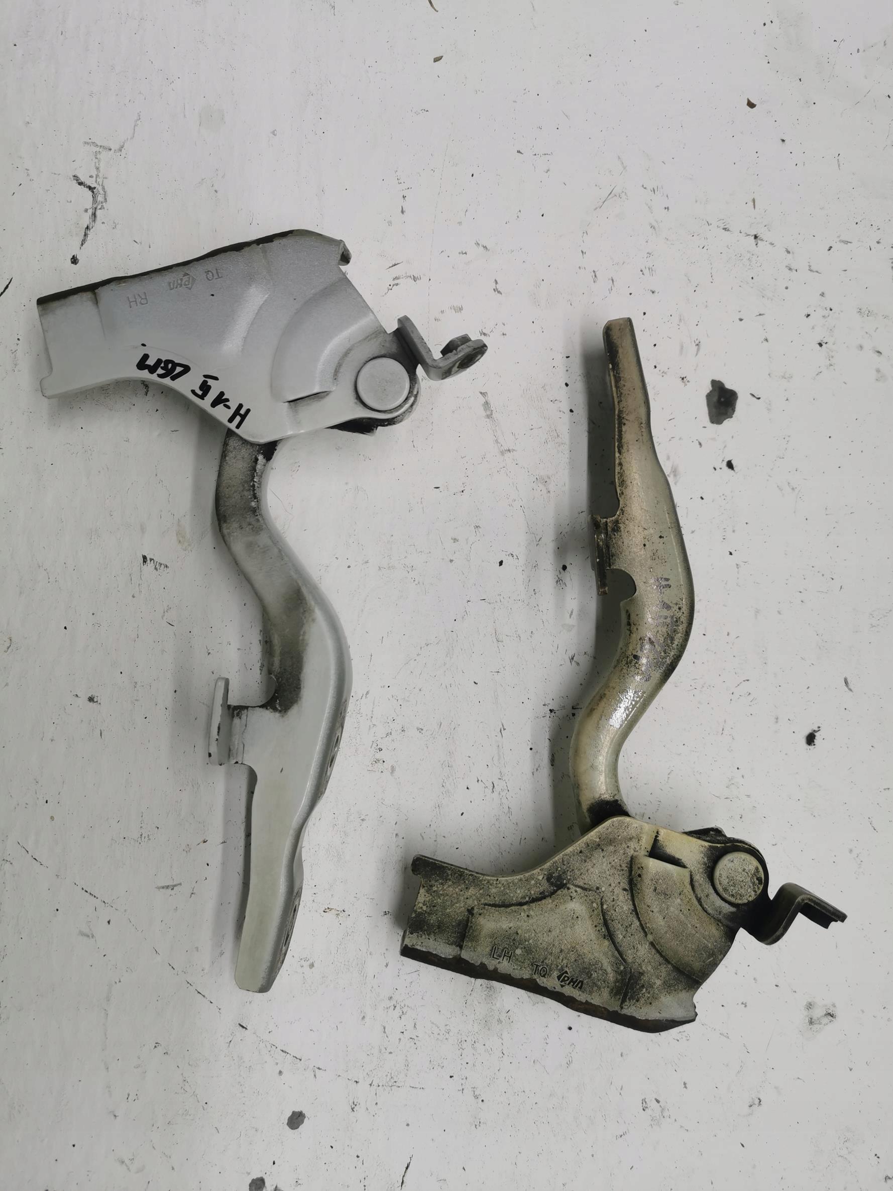 Cerniere cofano KOMPLET HYUNDAI H-1 II 07-15