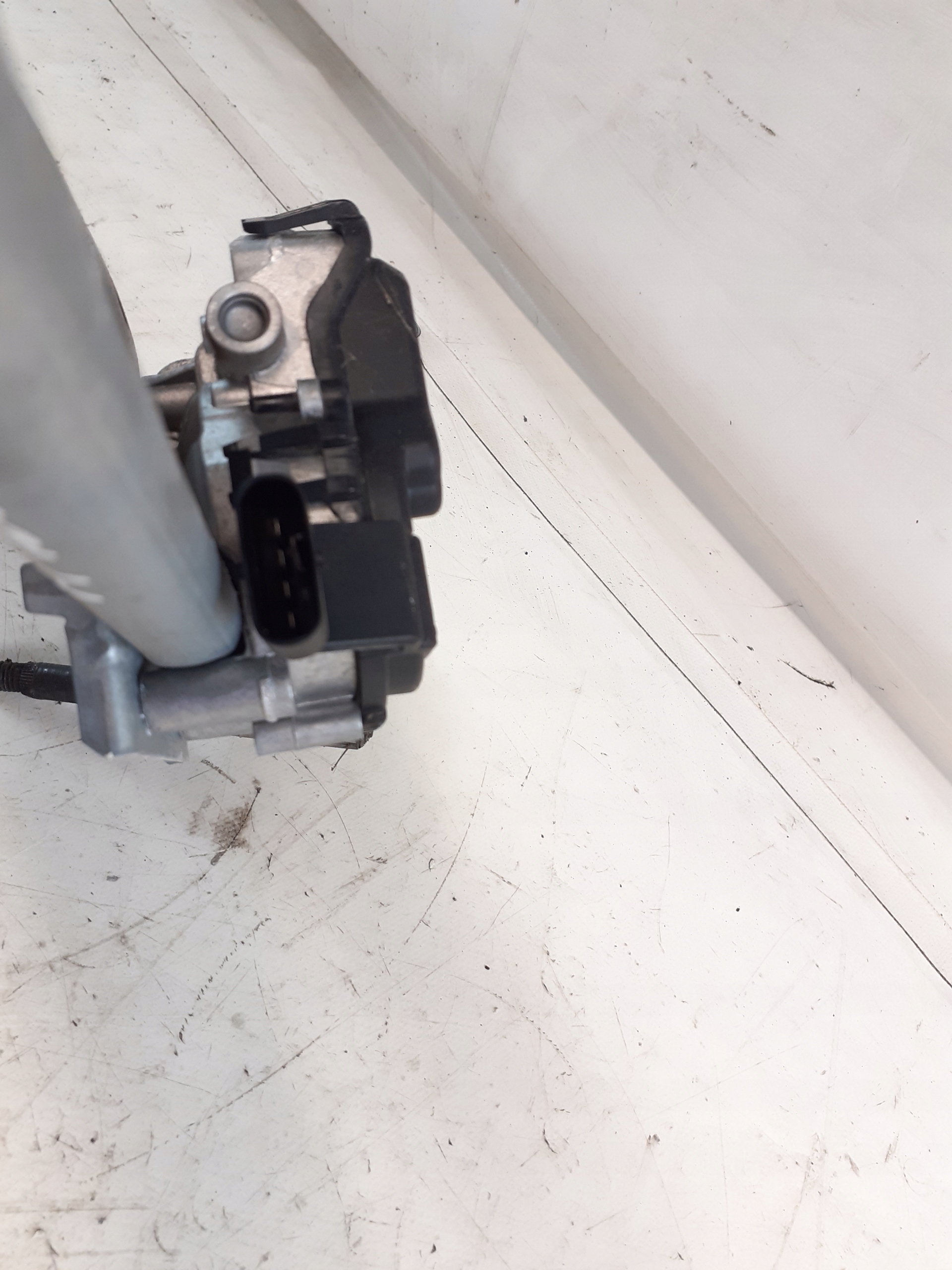 MERCEDES W247 X247 GLB wiper mechanism front