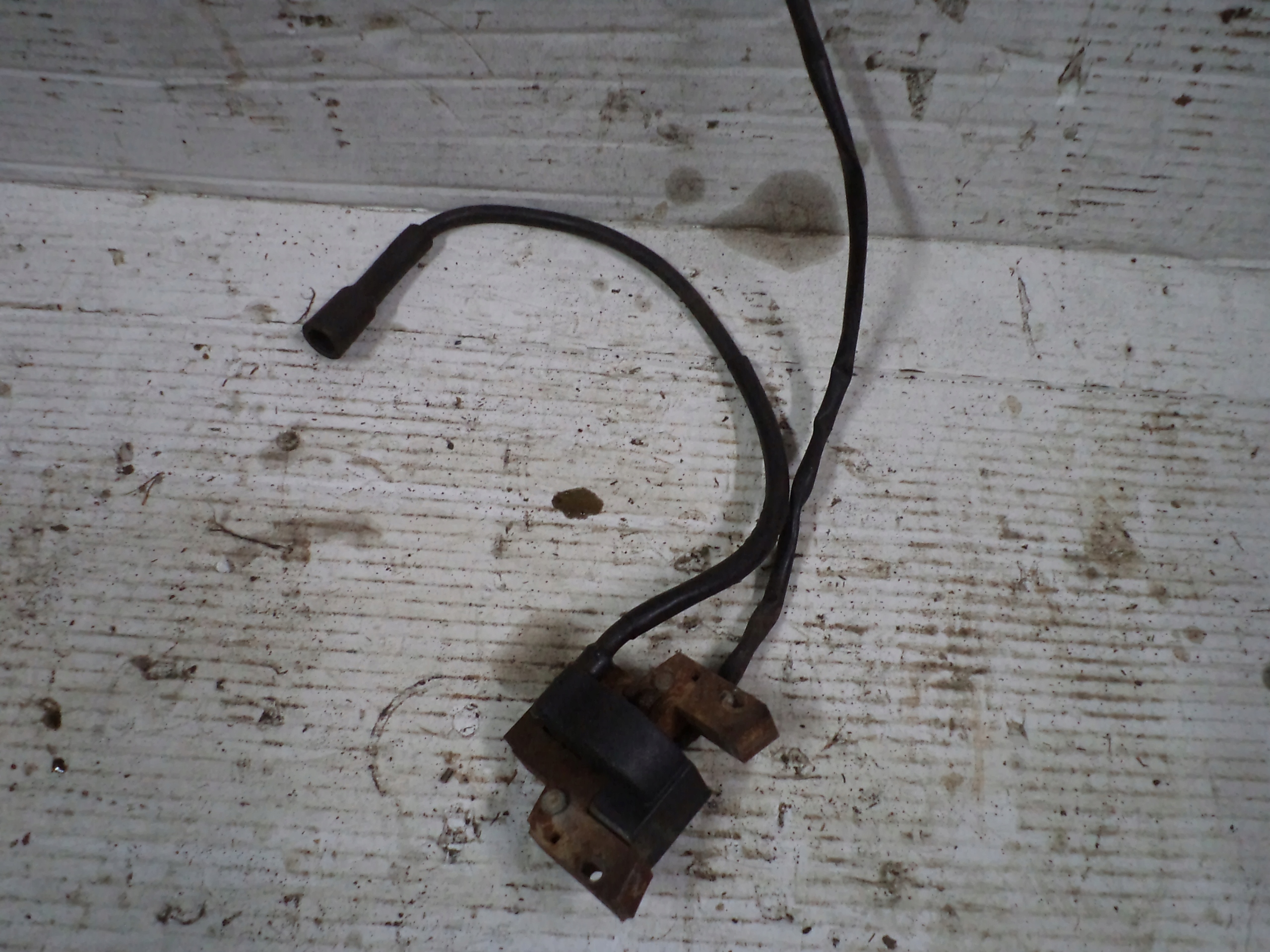 Briggs&Stratton Vanguard cewka iskrownik