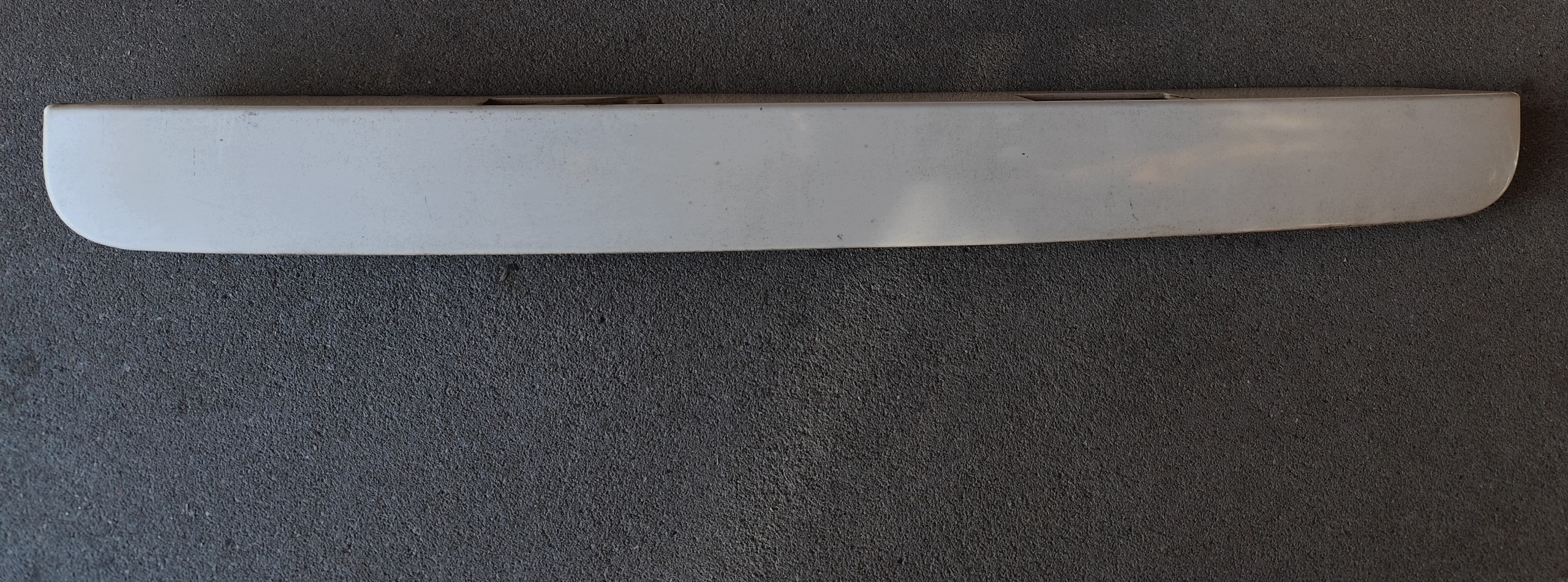 VW T5 cap moulding number plate light do bonnet/trunk door biala
