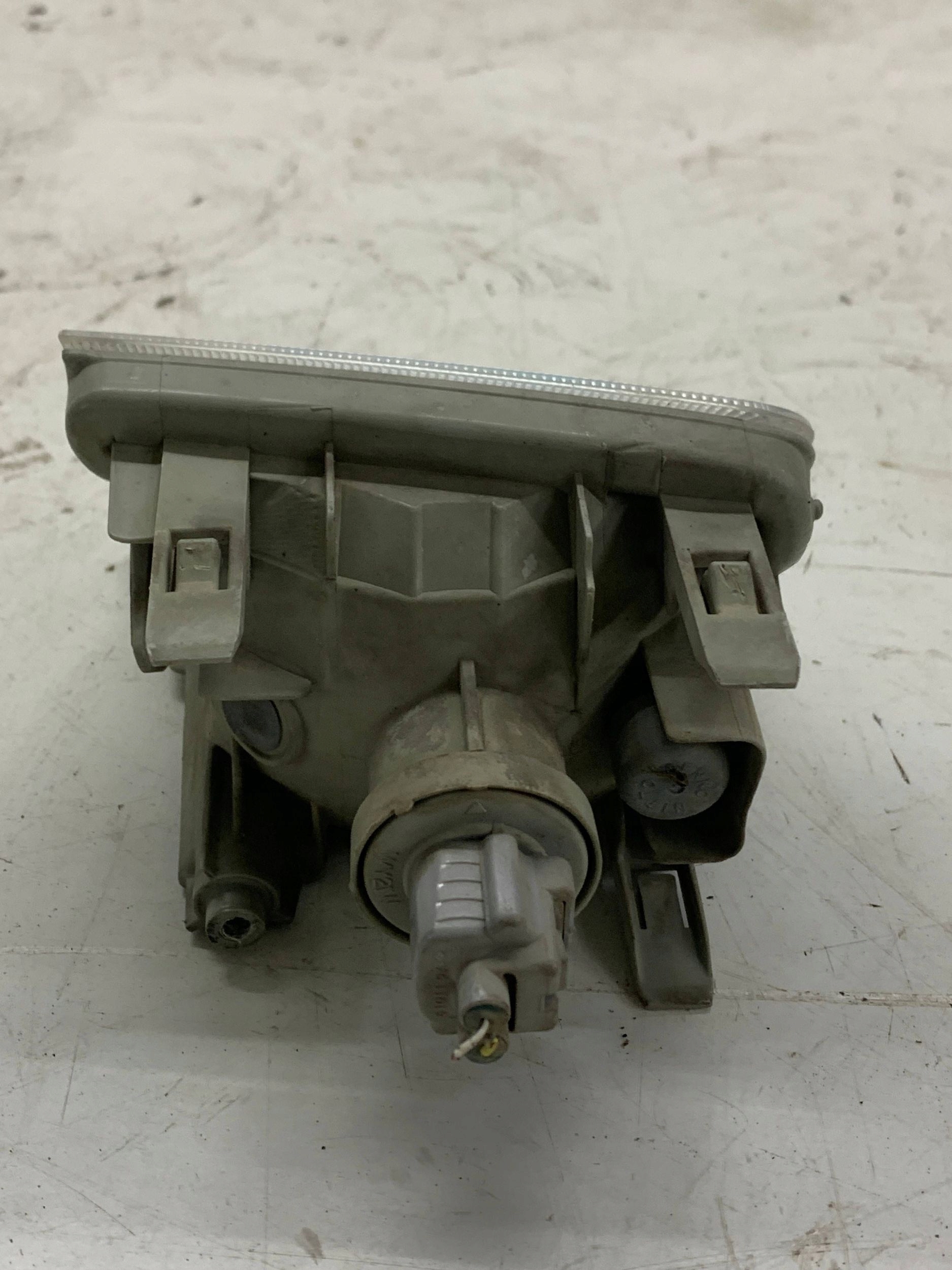 indicator left front left front 81520-47020 TOYOTA PRIUS III 2011