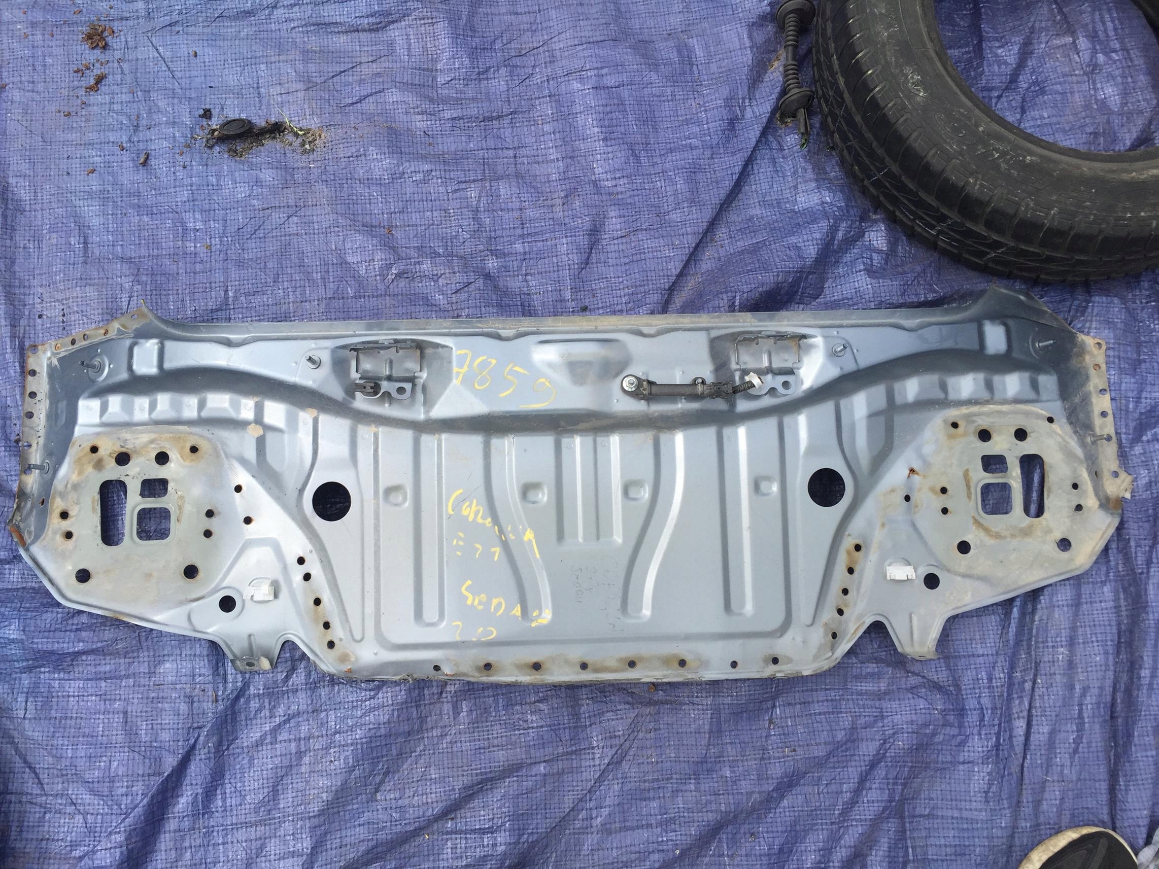 COROLLA E21 2018- PAS TYLNY SEDAN