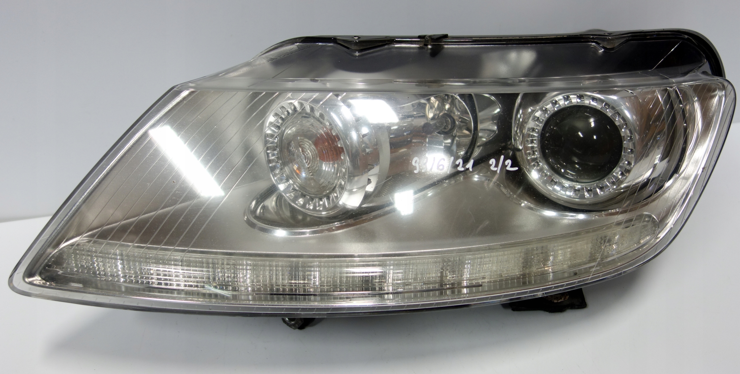 VW PHAETON BIXENON Z LED LAMPY PRZÓD PRZEDNIE Producent części Volkswagen OE