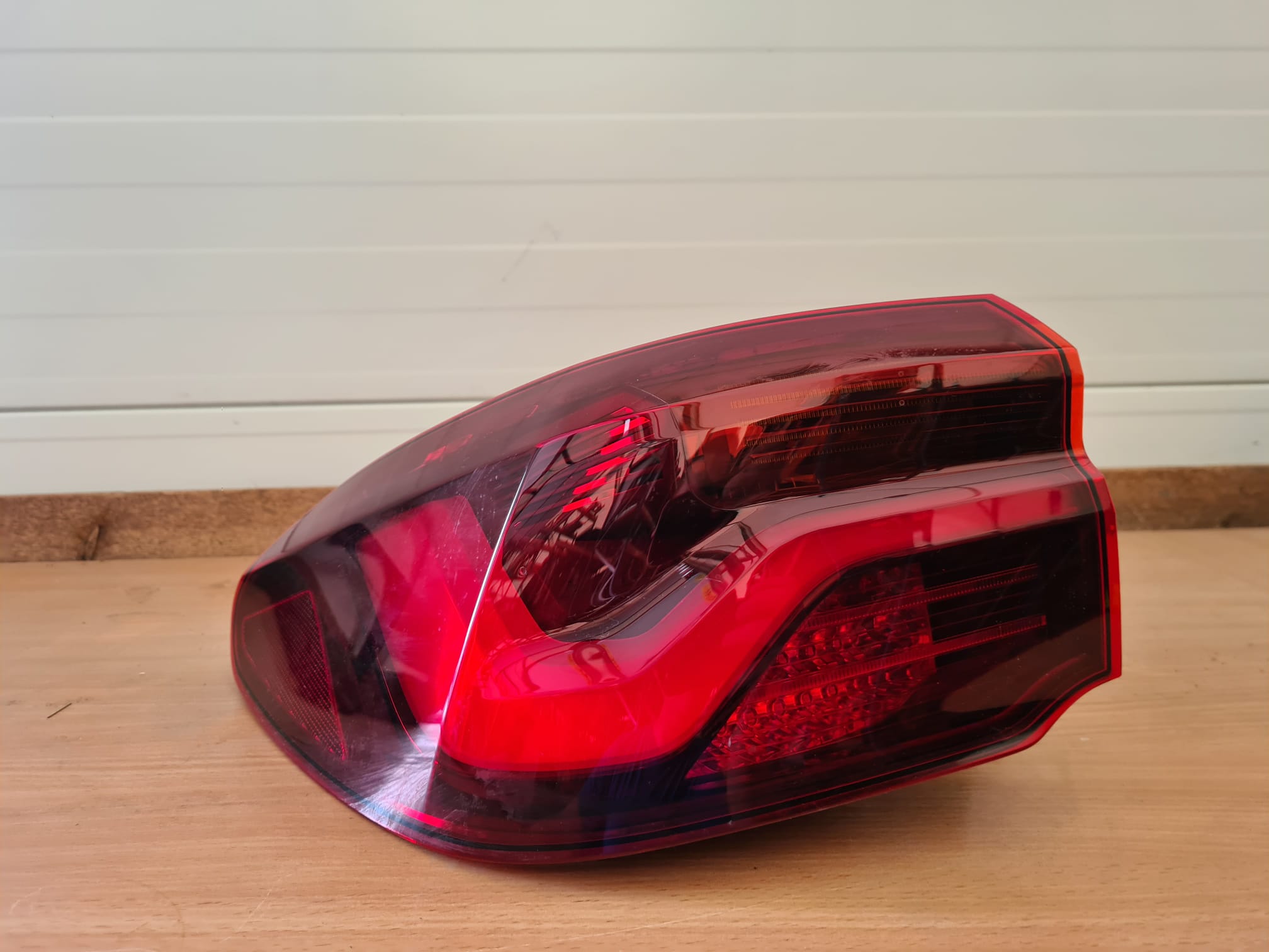 BMW X2 F39 ФАРА ЗАД. ЛІВА BLACK EU 9881161