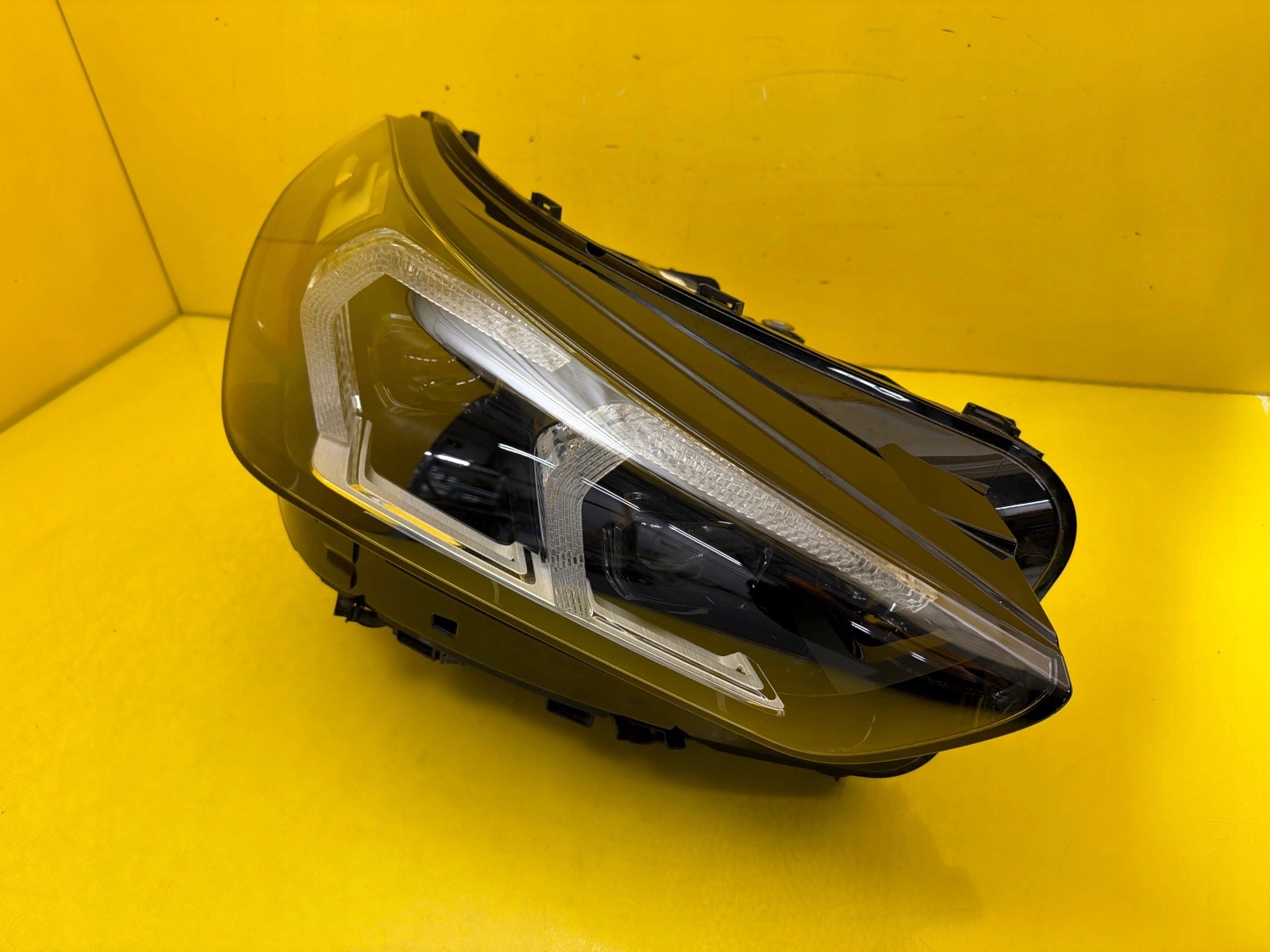 light right BMW X1 U11 2022- Full Led 5A5BD48-02