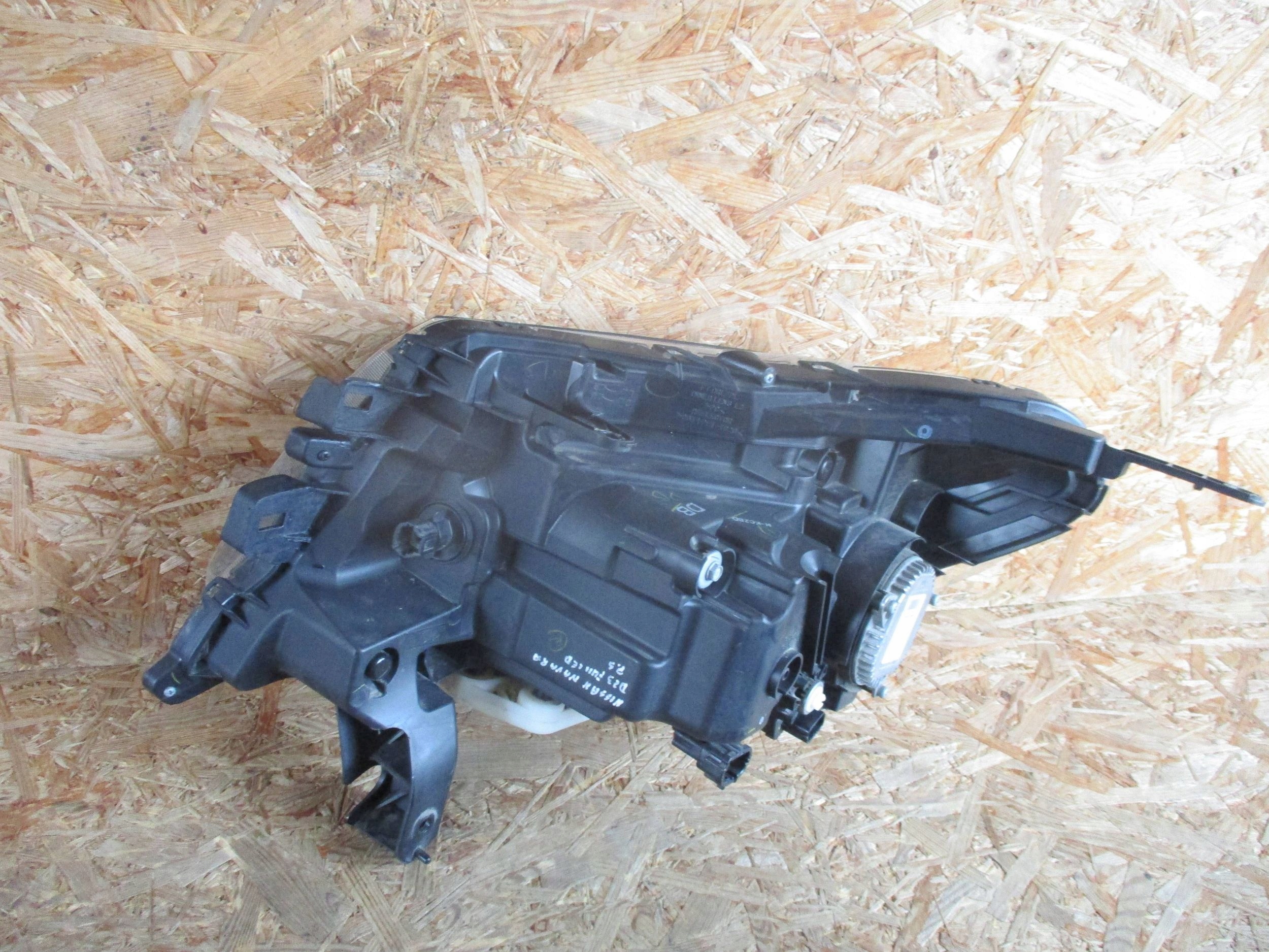 light front front right NISSAN NAVARA NP300 D23 LIFT FULL LED