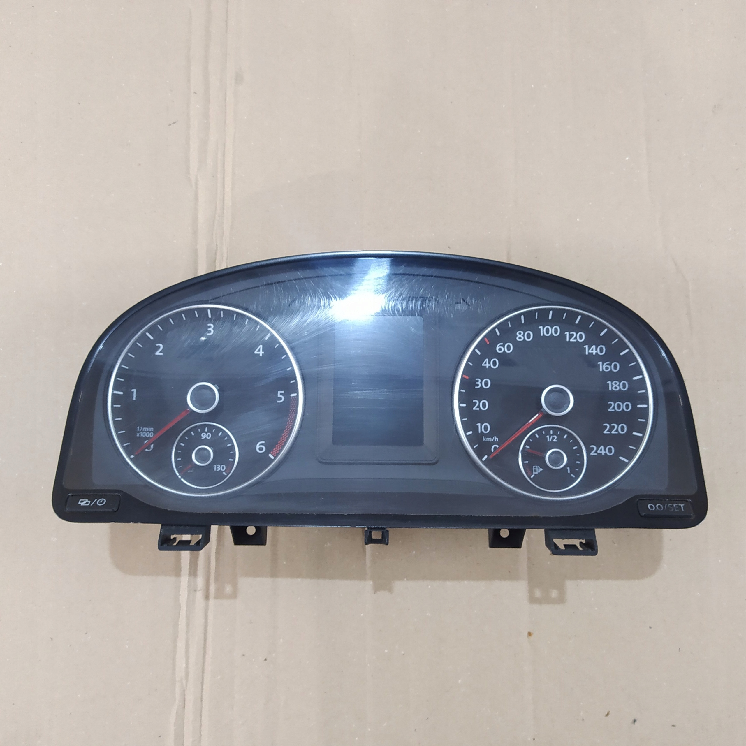 спидометр часы vw Touran II 10-15 2.0 tdi